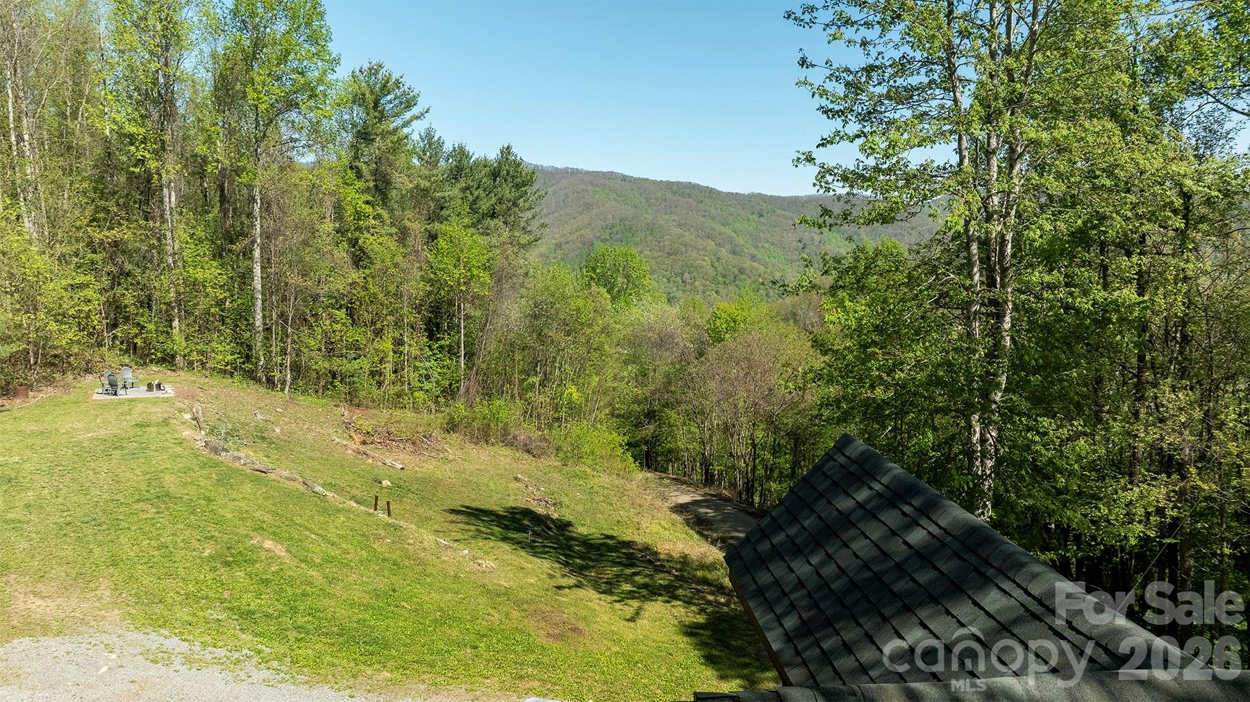 95 Lasso Lane — Waynesville