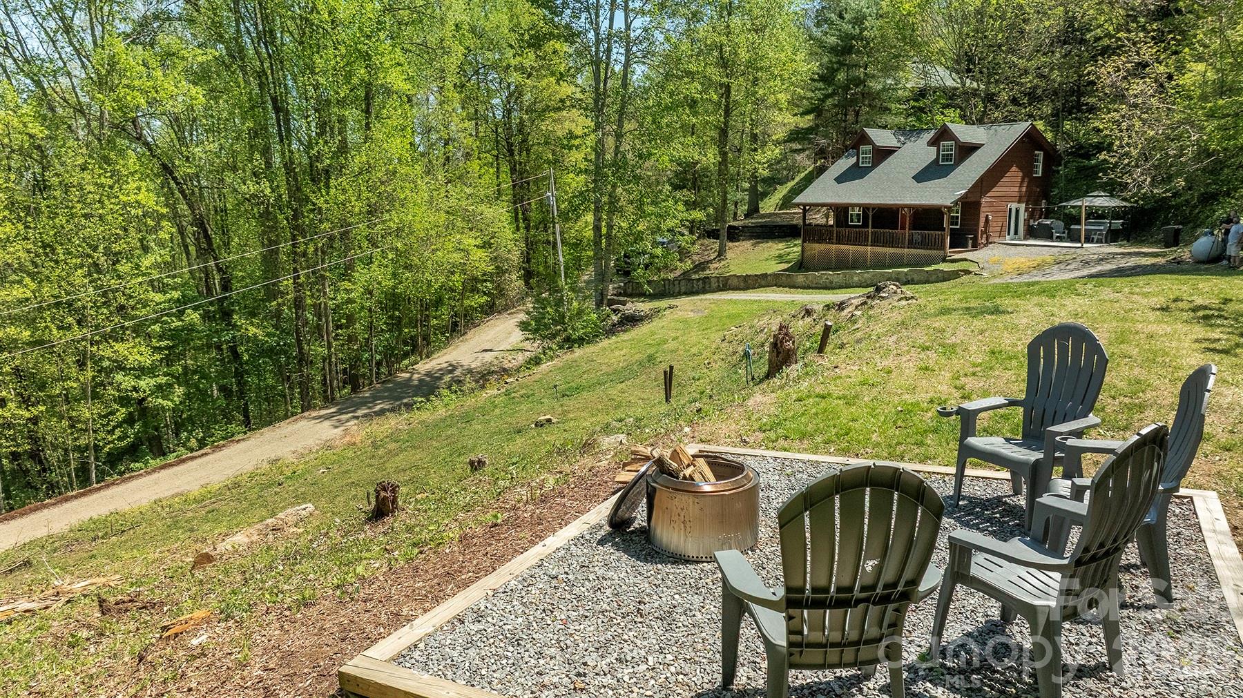 95 Lasso Lane — Waynesville