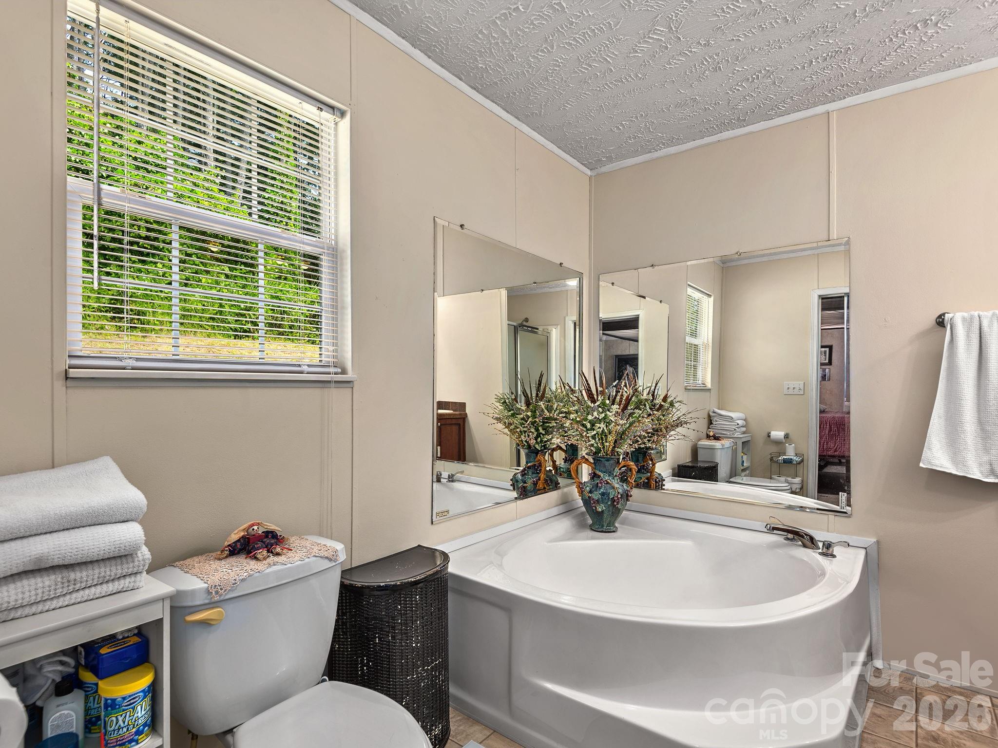 380 Green Acres Drive — Weaverville
