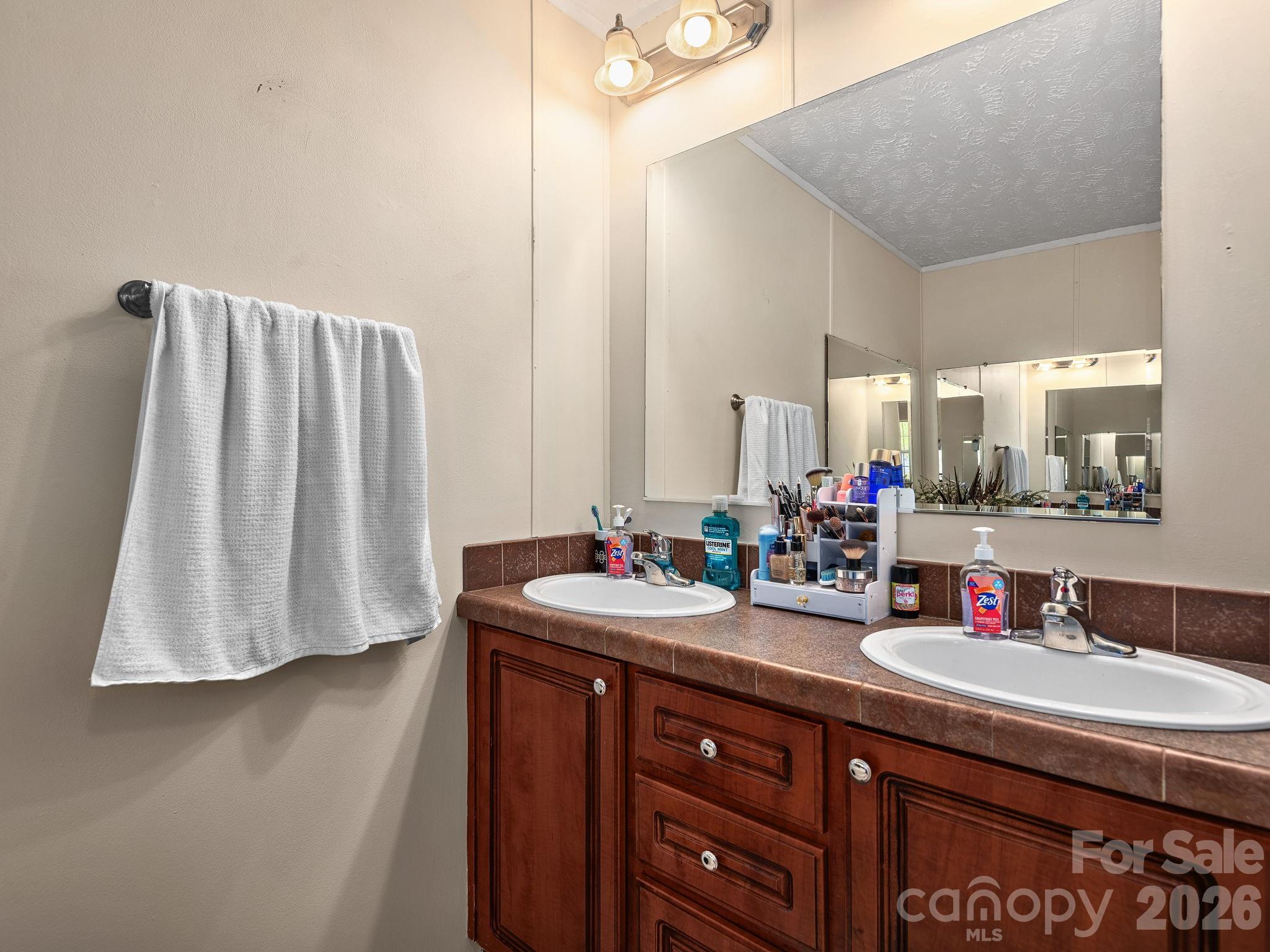 380 Green Acres Drive — Weaverville