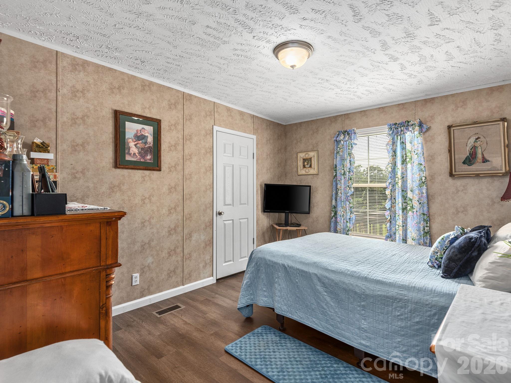 380 Green Acres Drive — Weaverville
