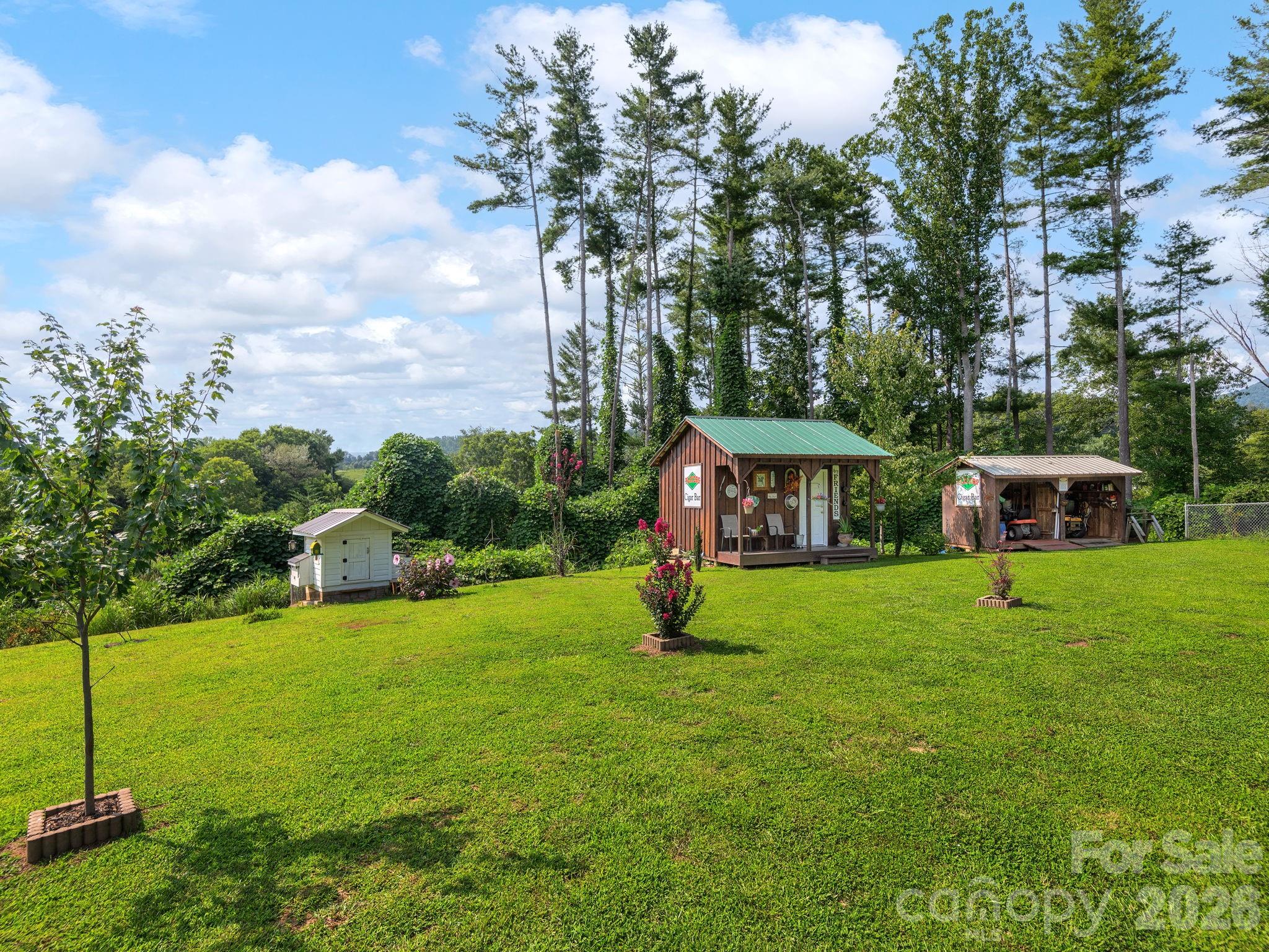 380 Green Acres Drive — Weaverville
