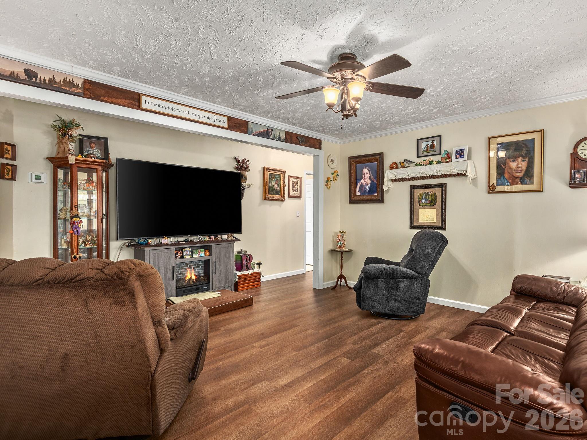 380 Green Acres Drive — Weaverville