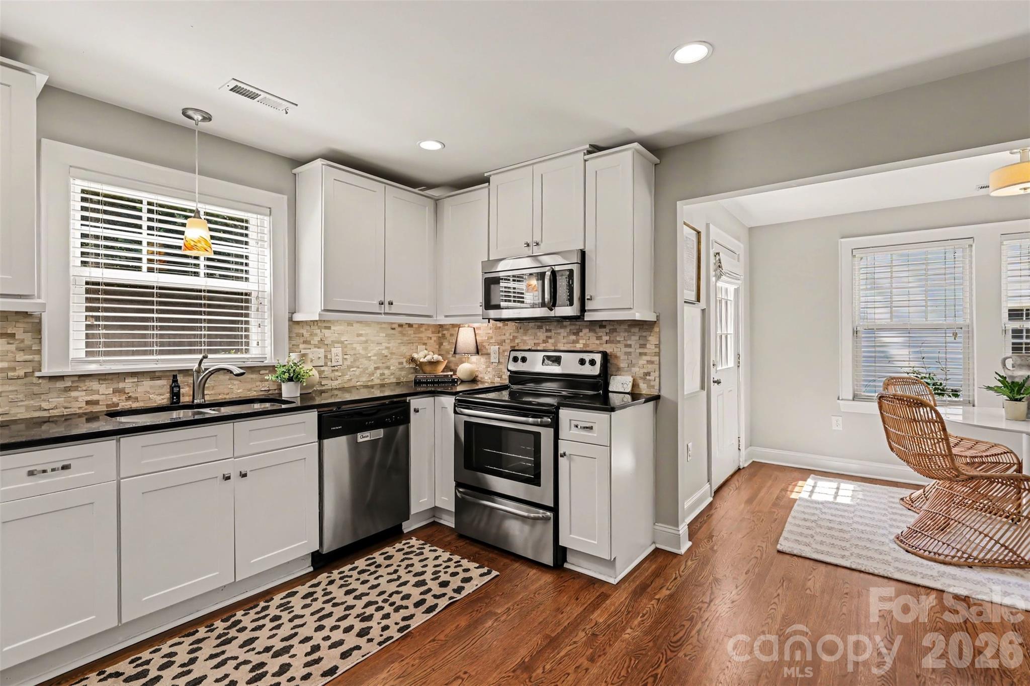 2612 Roslyn Avenue — Charlotte