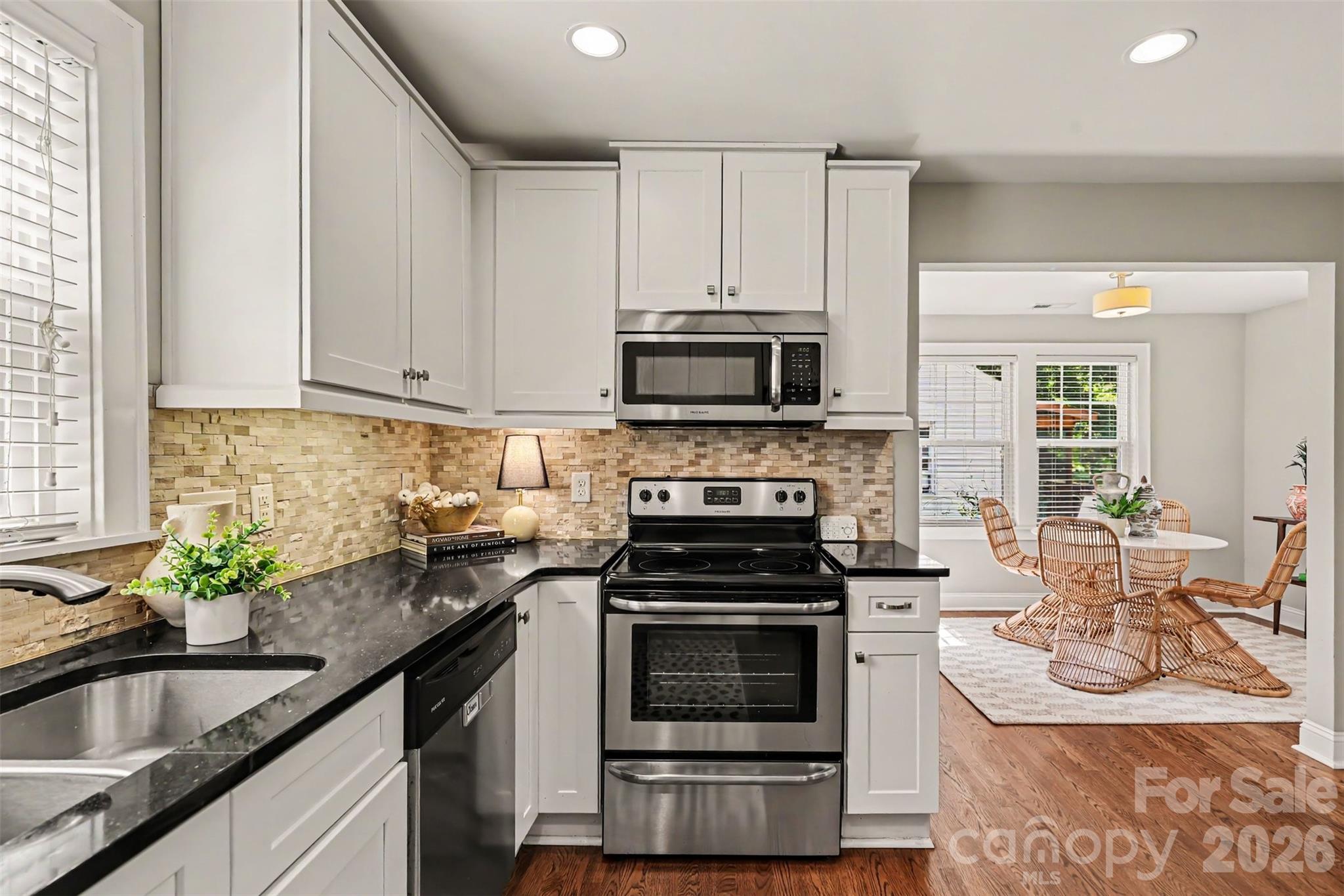 2612 Roslyn Avenue — Charlotte