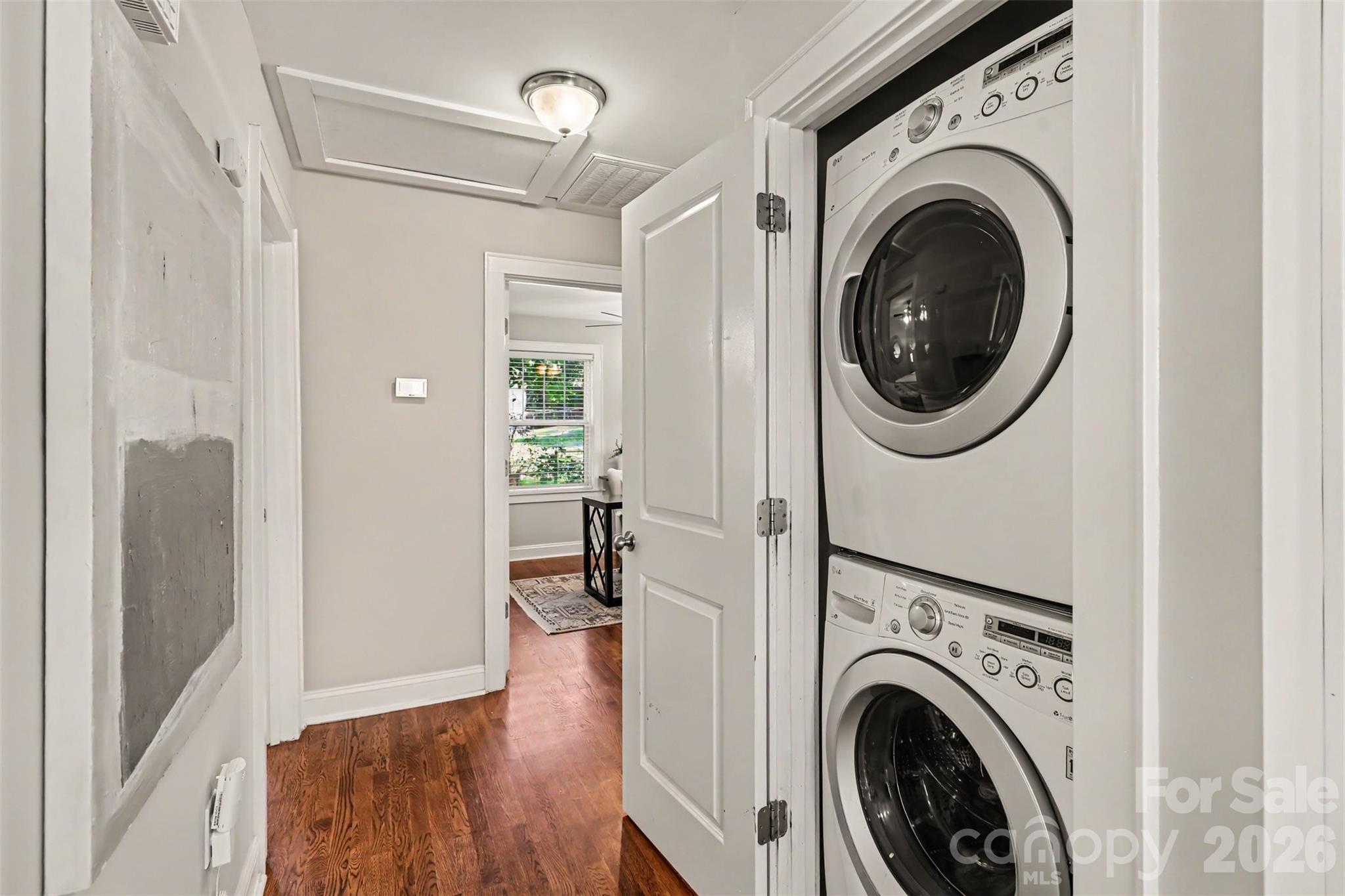 2612 Roslyn Avenue — Charlotte