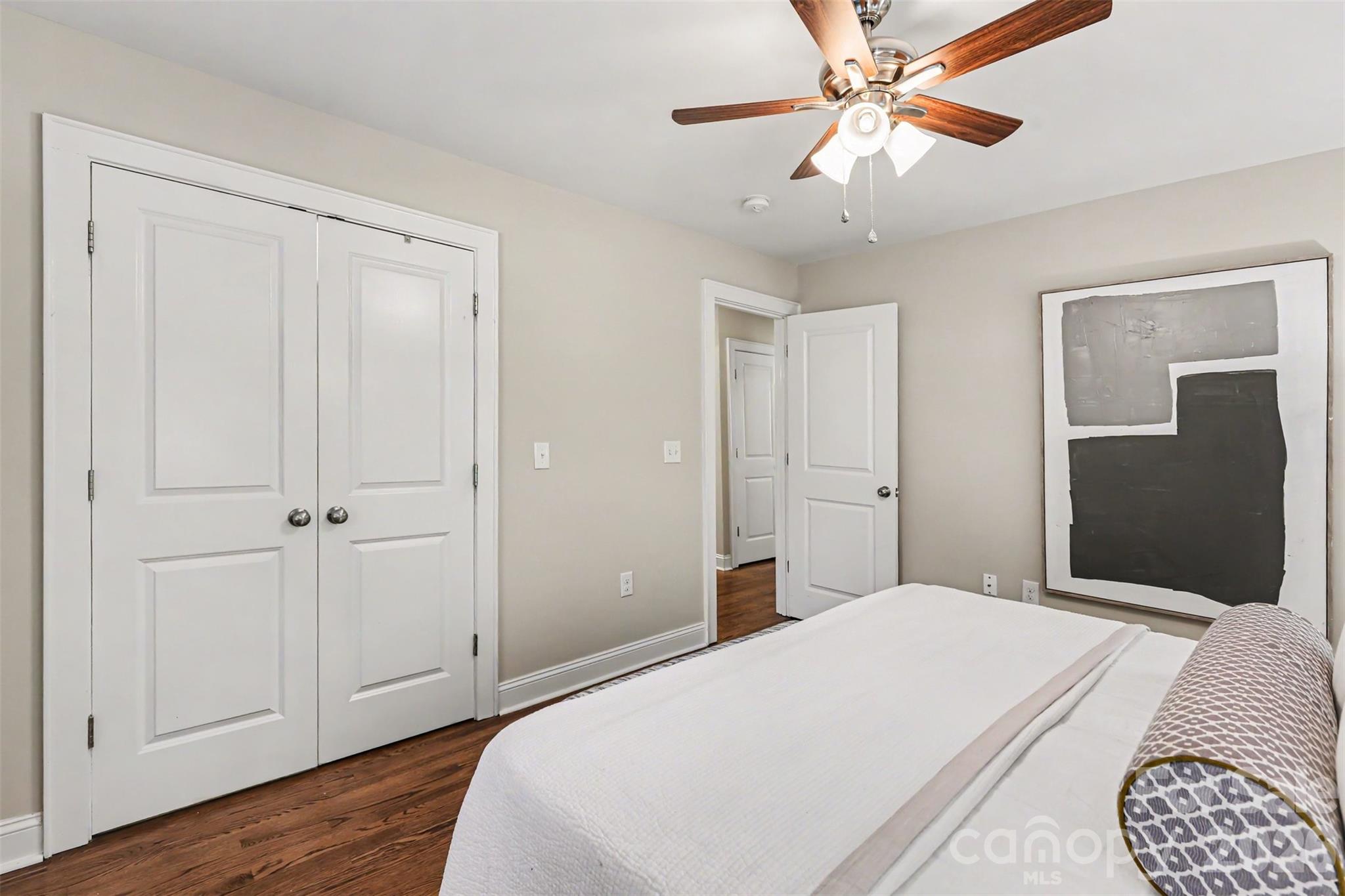 2612 Roslyn Avenue — Charlotte