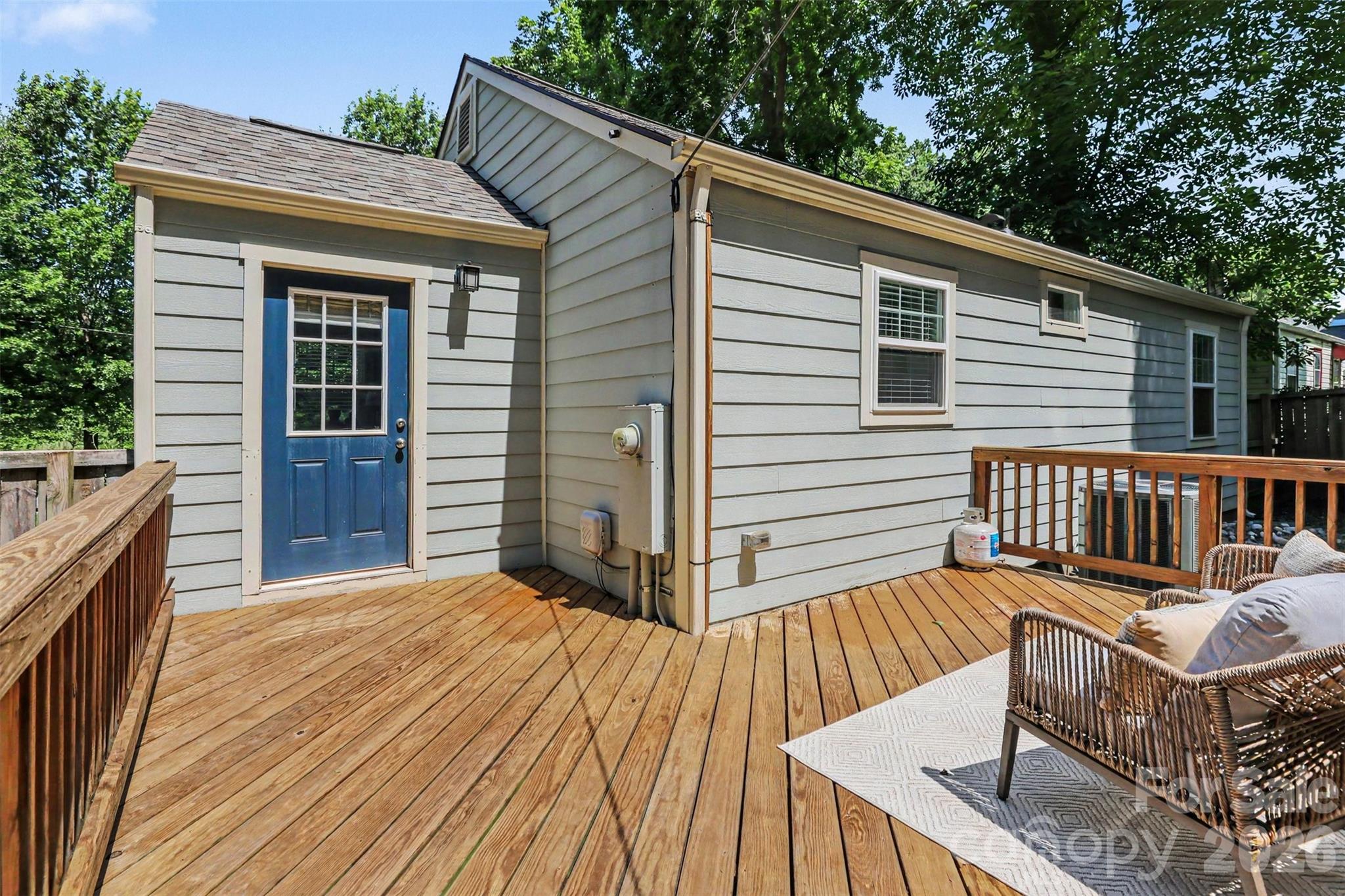 2612 Roslyn Avenue — Charlotte