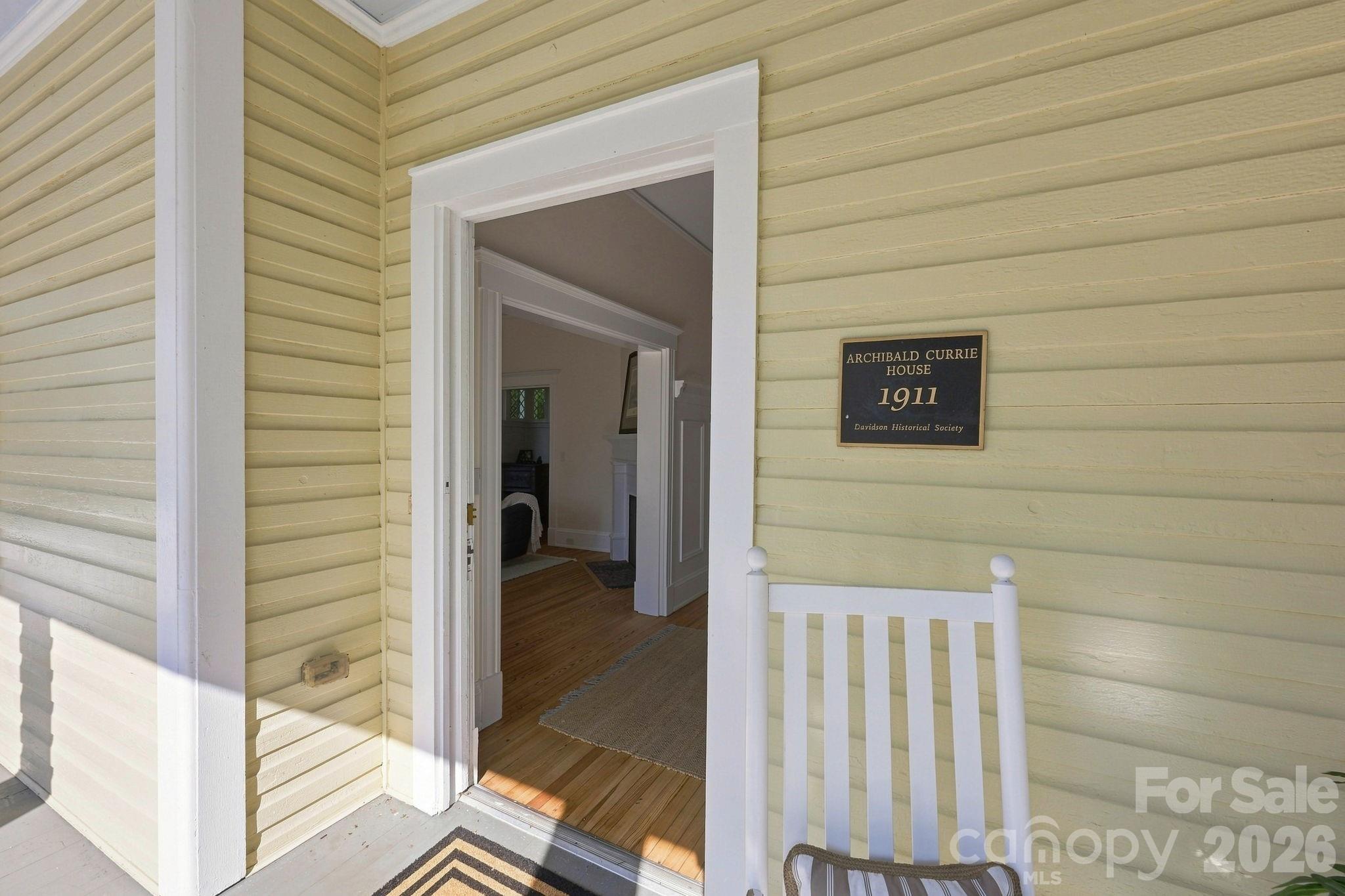 559 N Main Street — Davidson