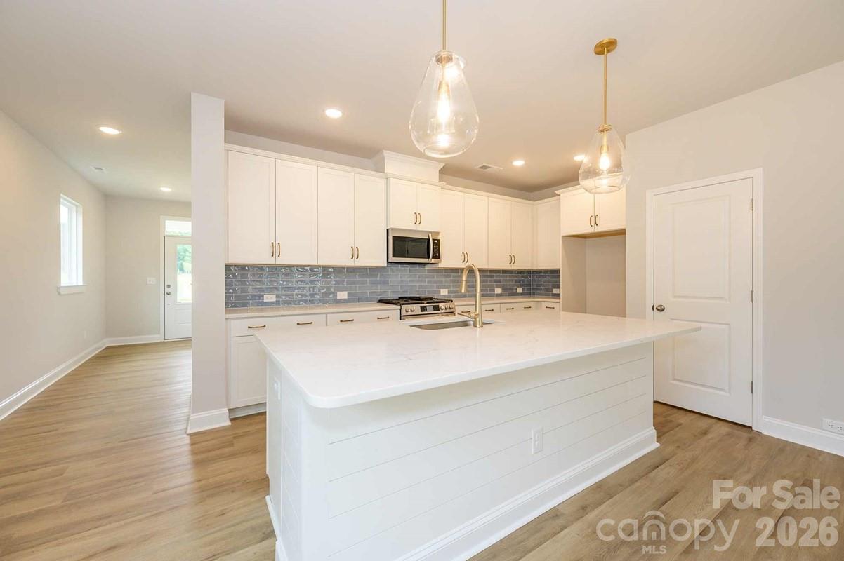 10034 Mamillion Drive — Huntersville