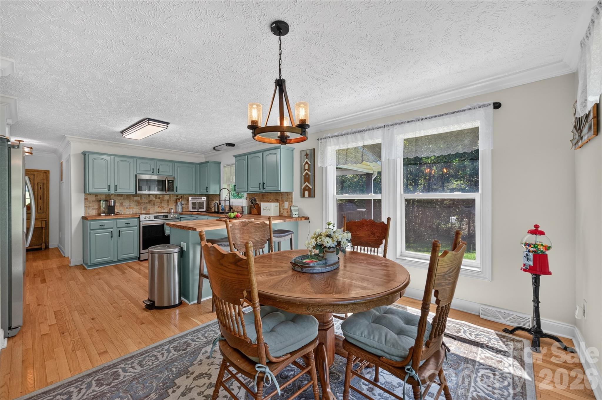618 Indian Hill Road — Olin