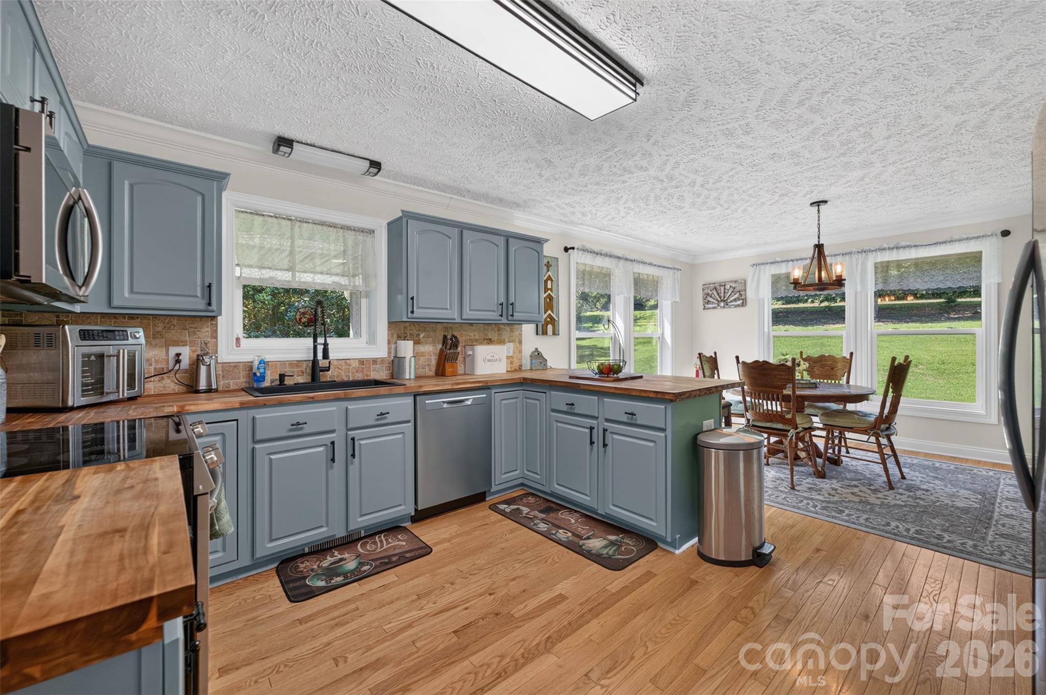 618 Indian Hill Road — Olin