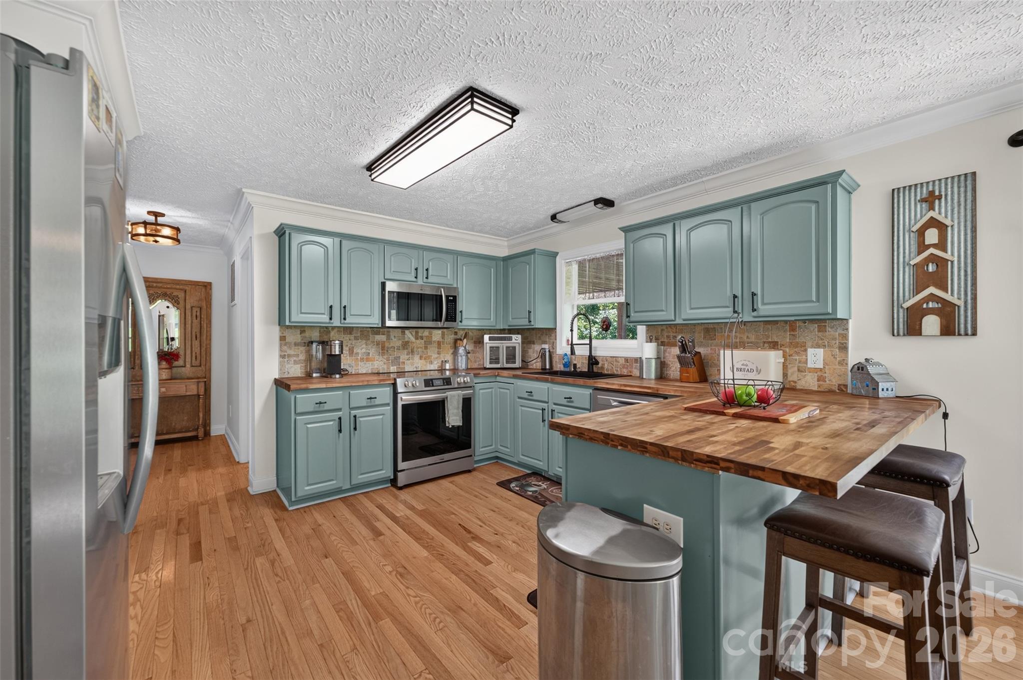 618 Indian Hill Road — Olin