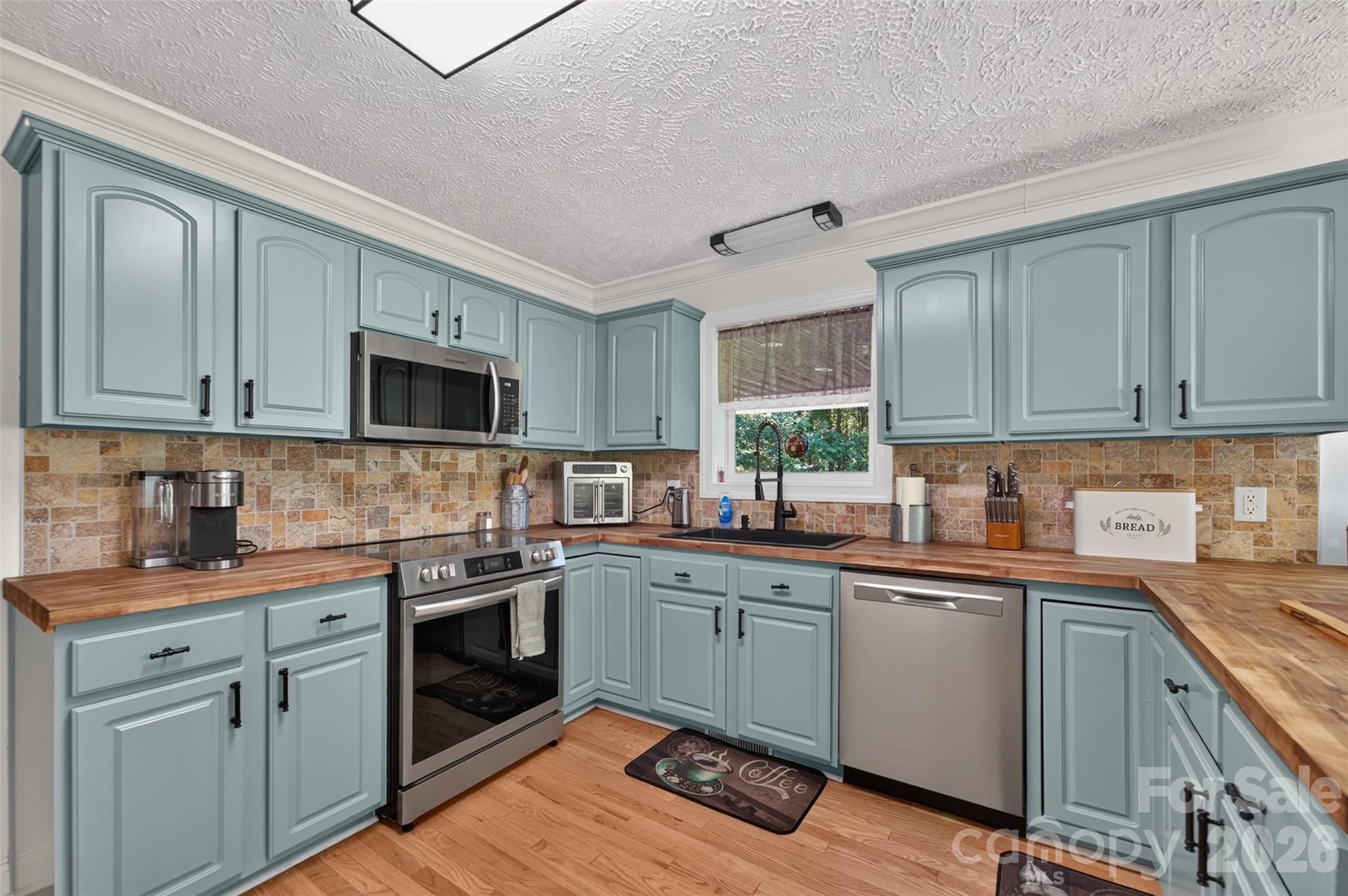 618 Indian Hill Road — Olin