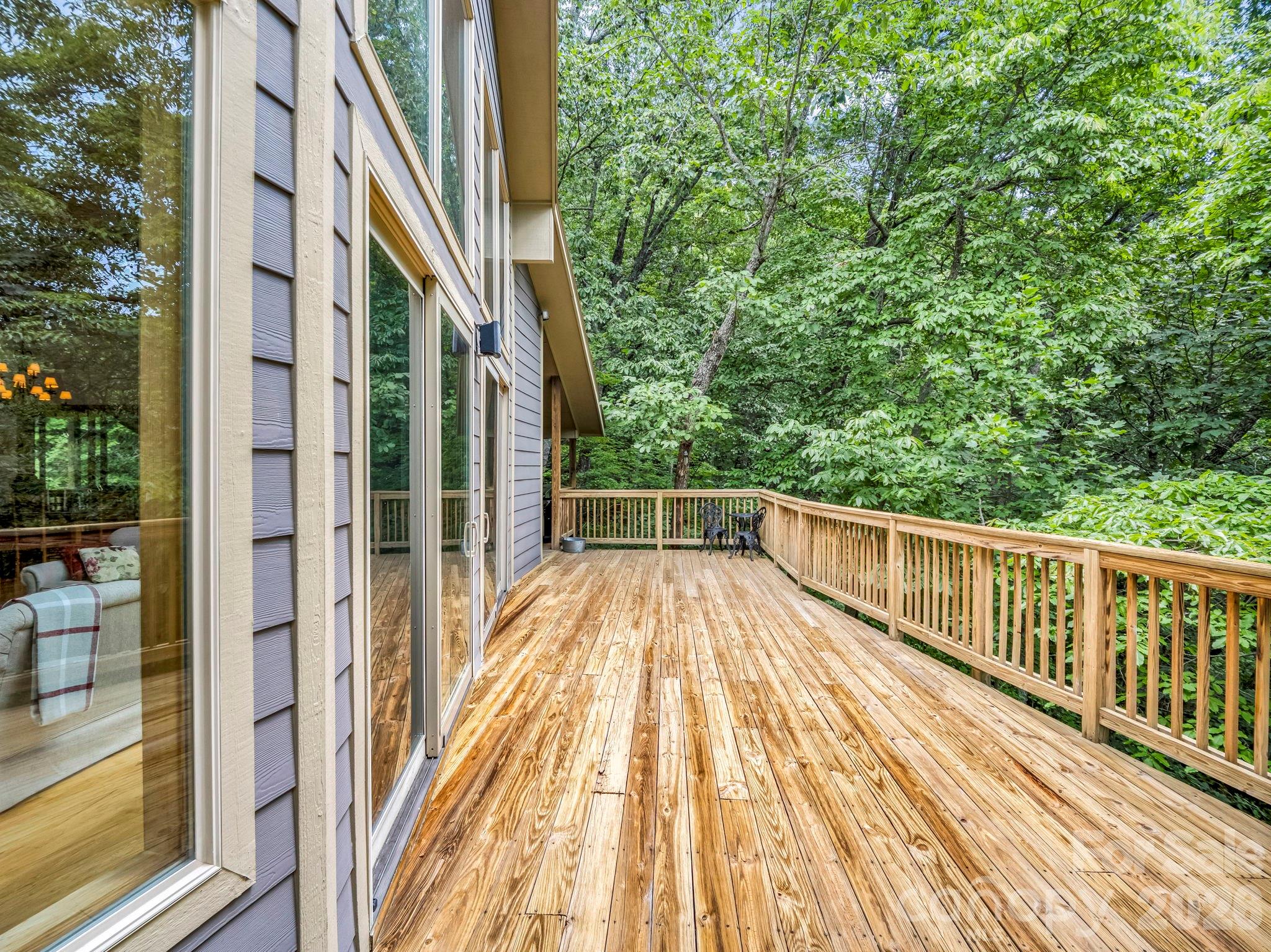 366 Summer Haven Road — Swannanoa