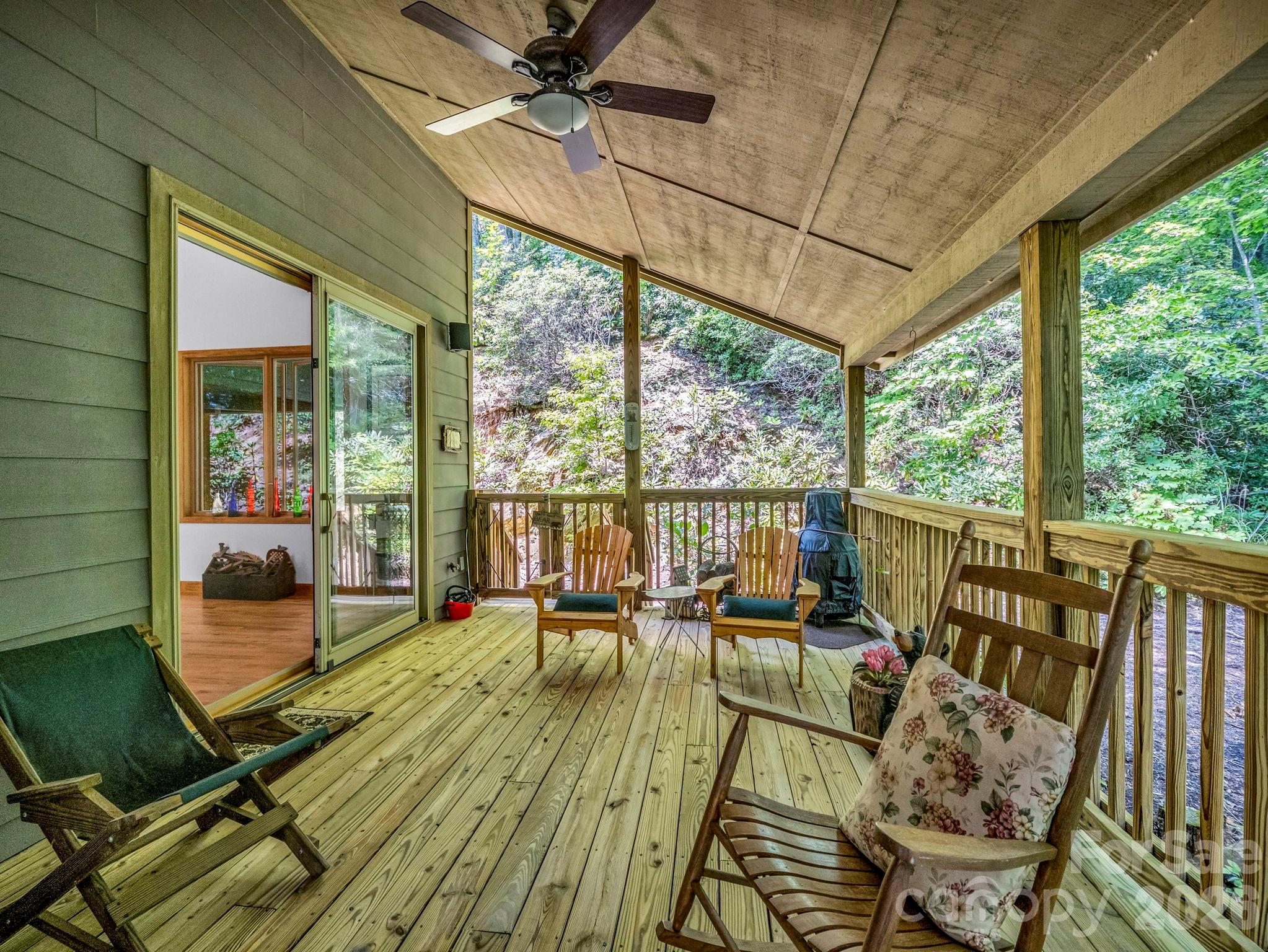 366 Summer Haven Road — Swannanoa
