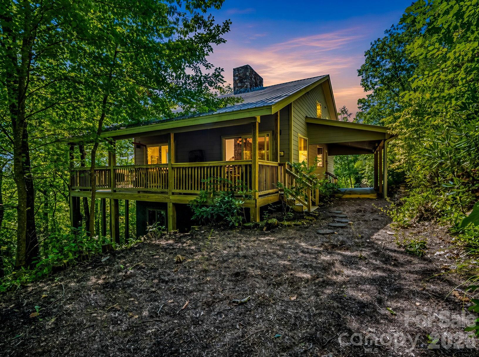 366 Summer Haven Road — Swannanoa