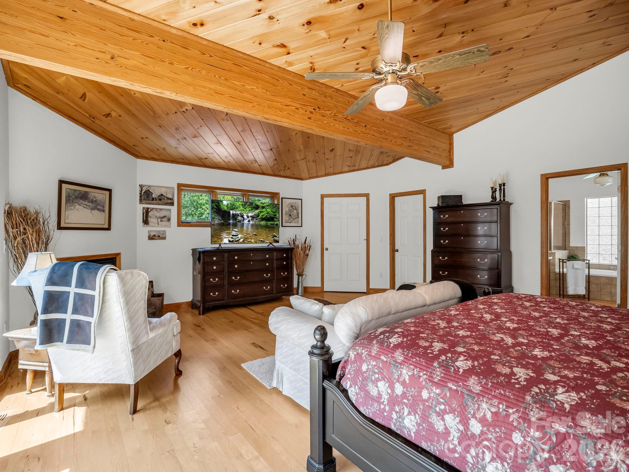 366 Summer Haven Road — Swannanoa