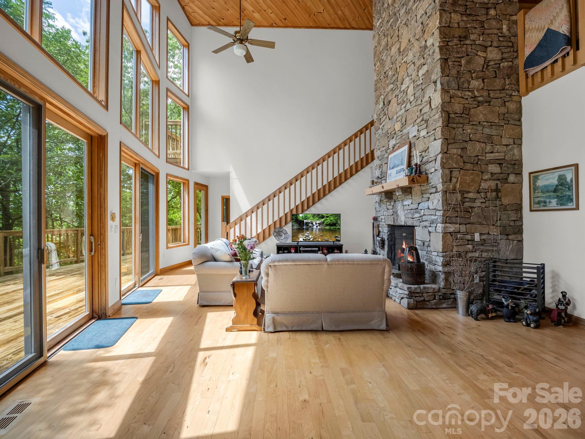 366 Summer Haven Road — Swannanoa