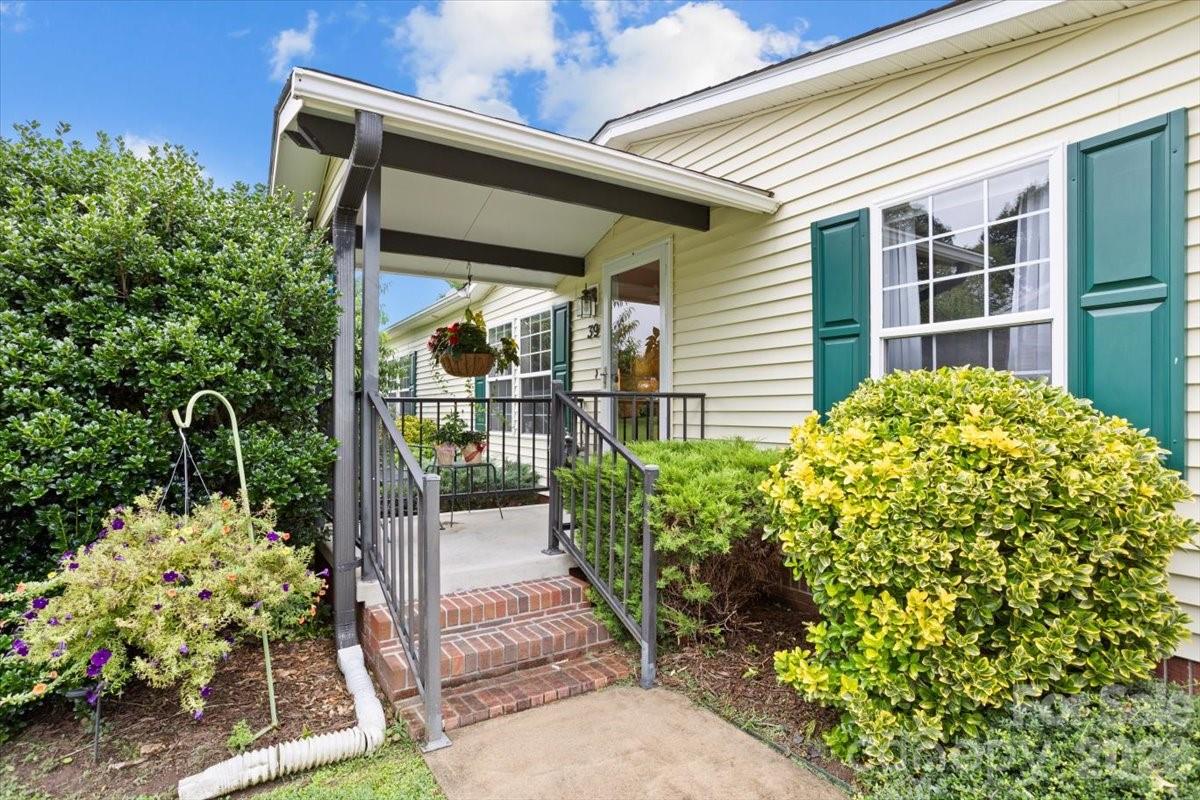 39 Stephanie Lane #13 — Hendersonville
