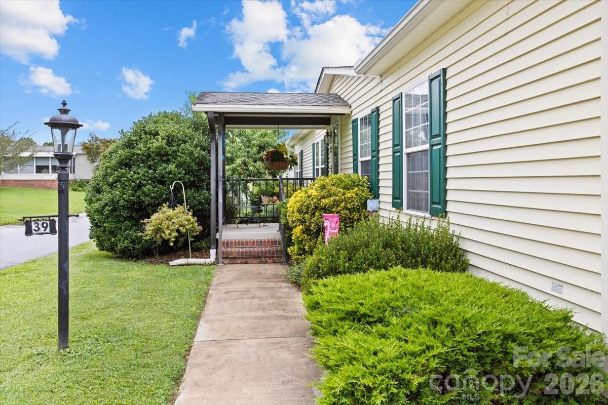 39 Stephanie Lane #13 — Hendersonville