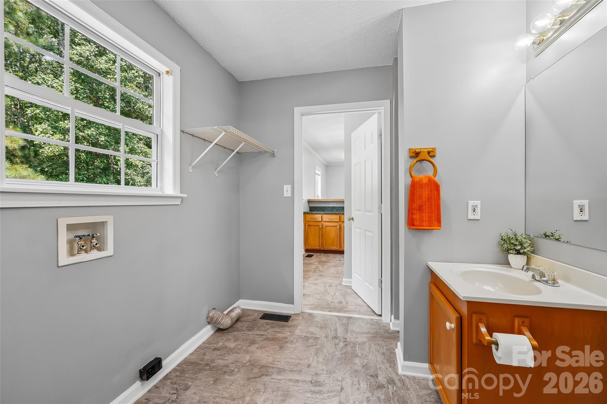 916 Long Branch Road — Grover