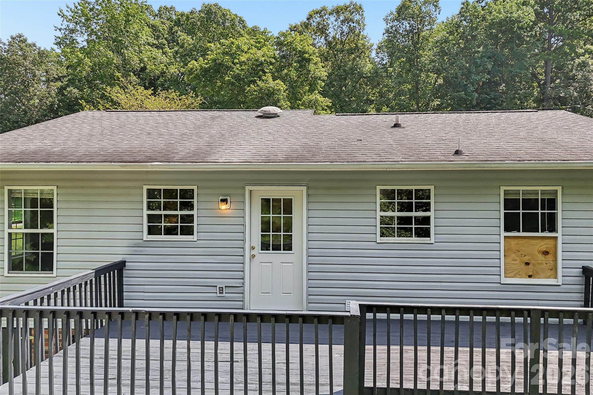 916 Long Branch Road — Grover