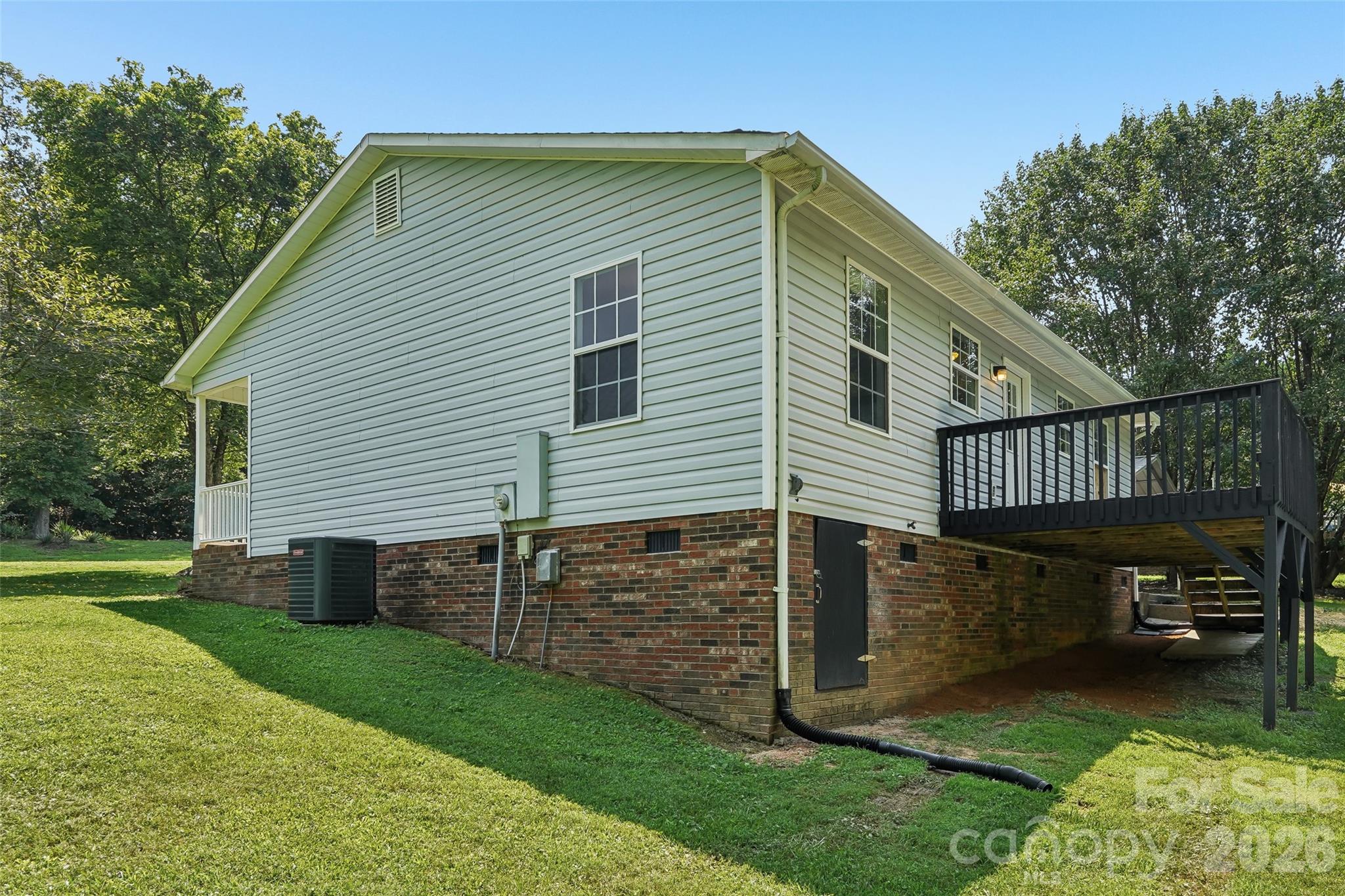 916 Long Branch Road — Grover