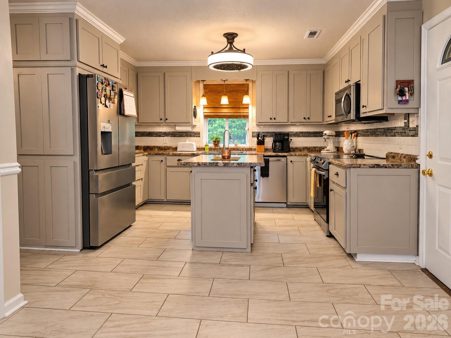 2413 Wedgewood Drive — Salisbury