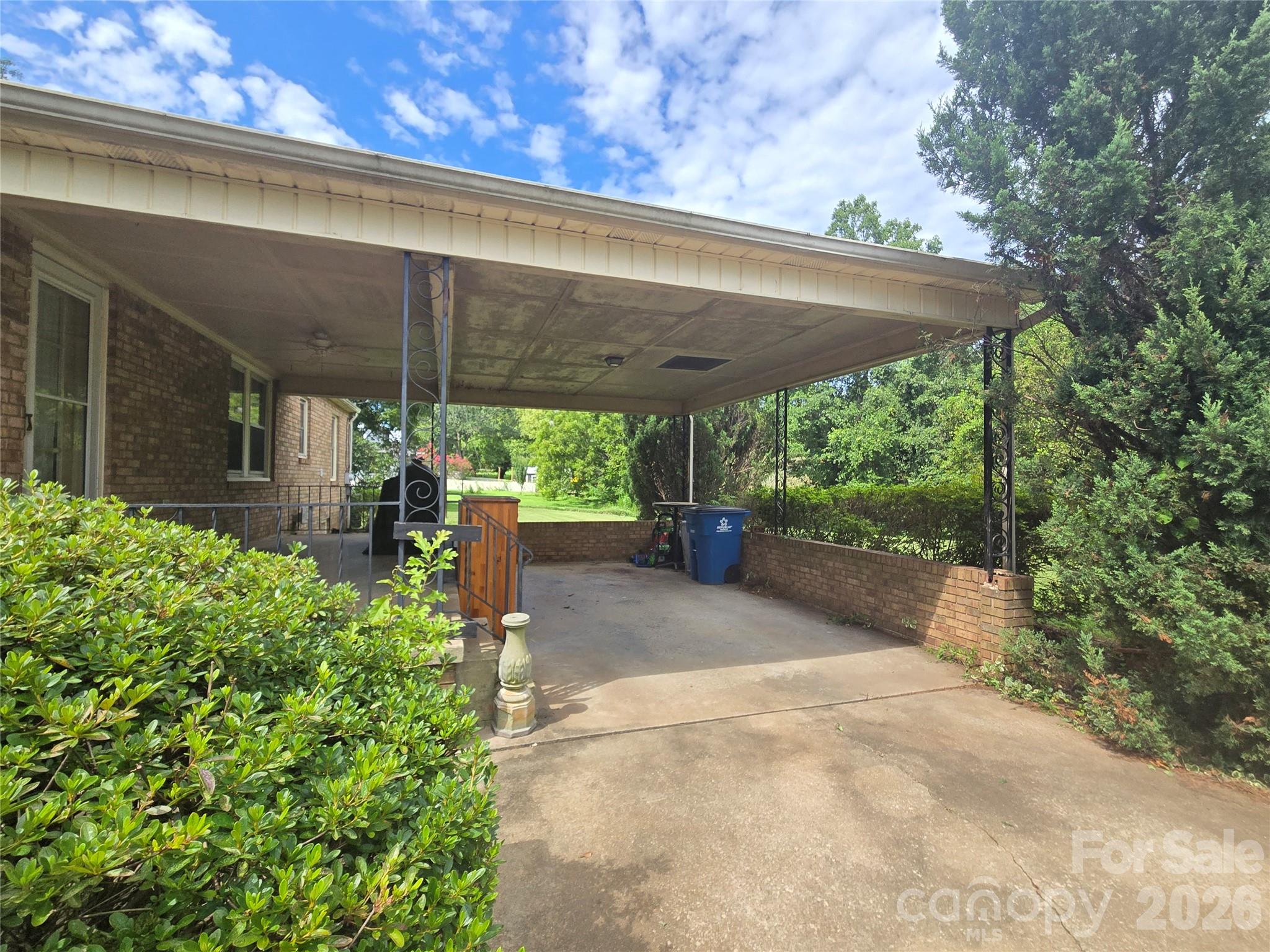 305 Oakland Avenue Avenue — Morganton