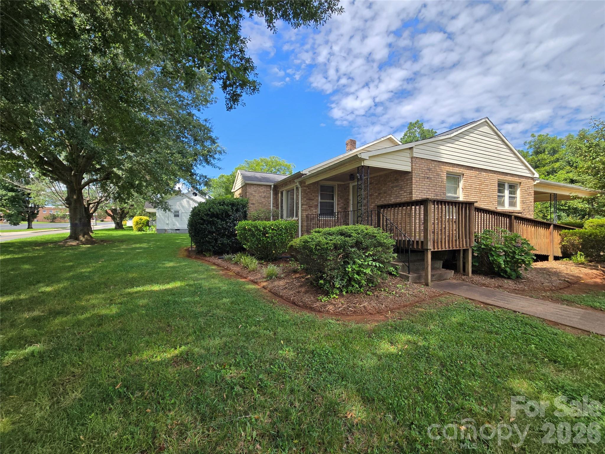 305 Oakland Avenue Avenue — Morganton