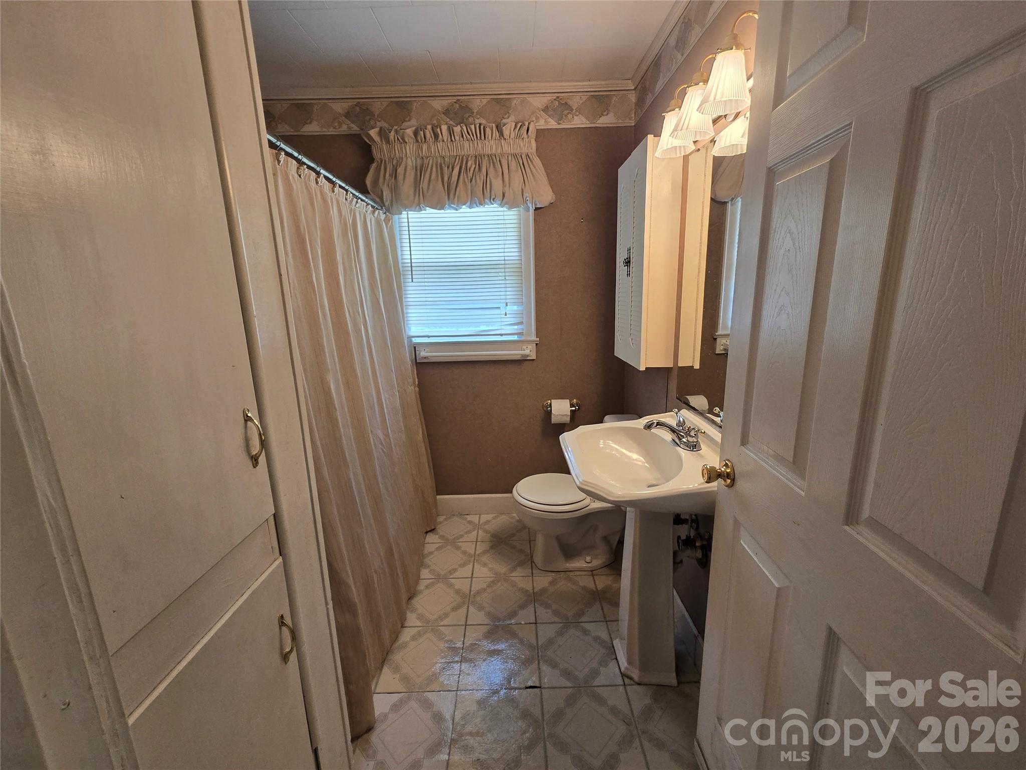 305 Oakland Avenue Avenue — Morganton