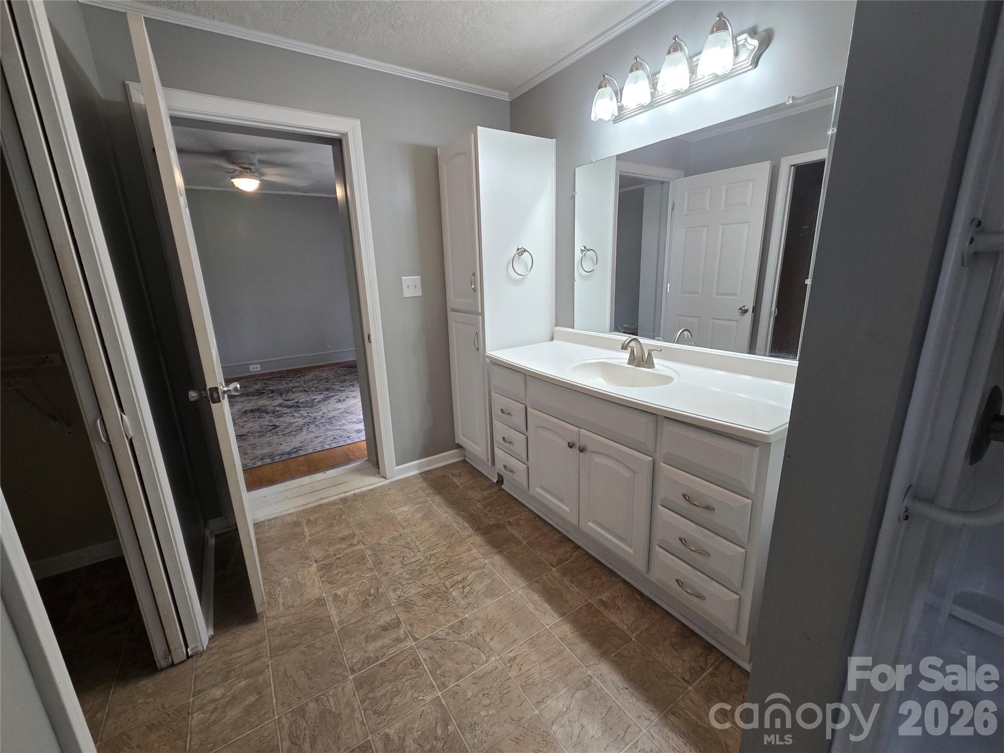 305 Oakland Avenue Avenue — Morganton