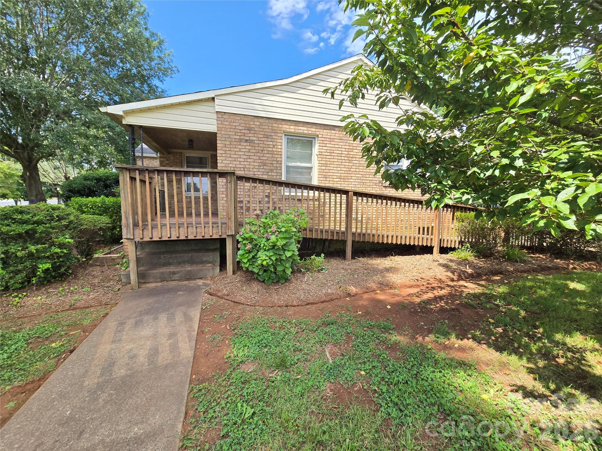 305 Oakland Avenue Avenue — Morganton