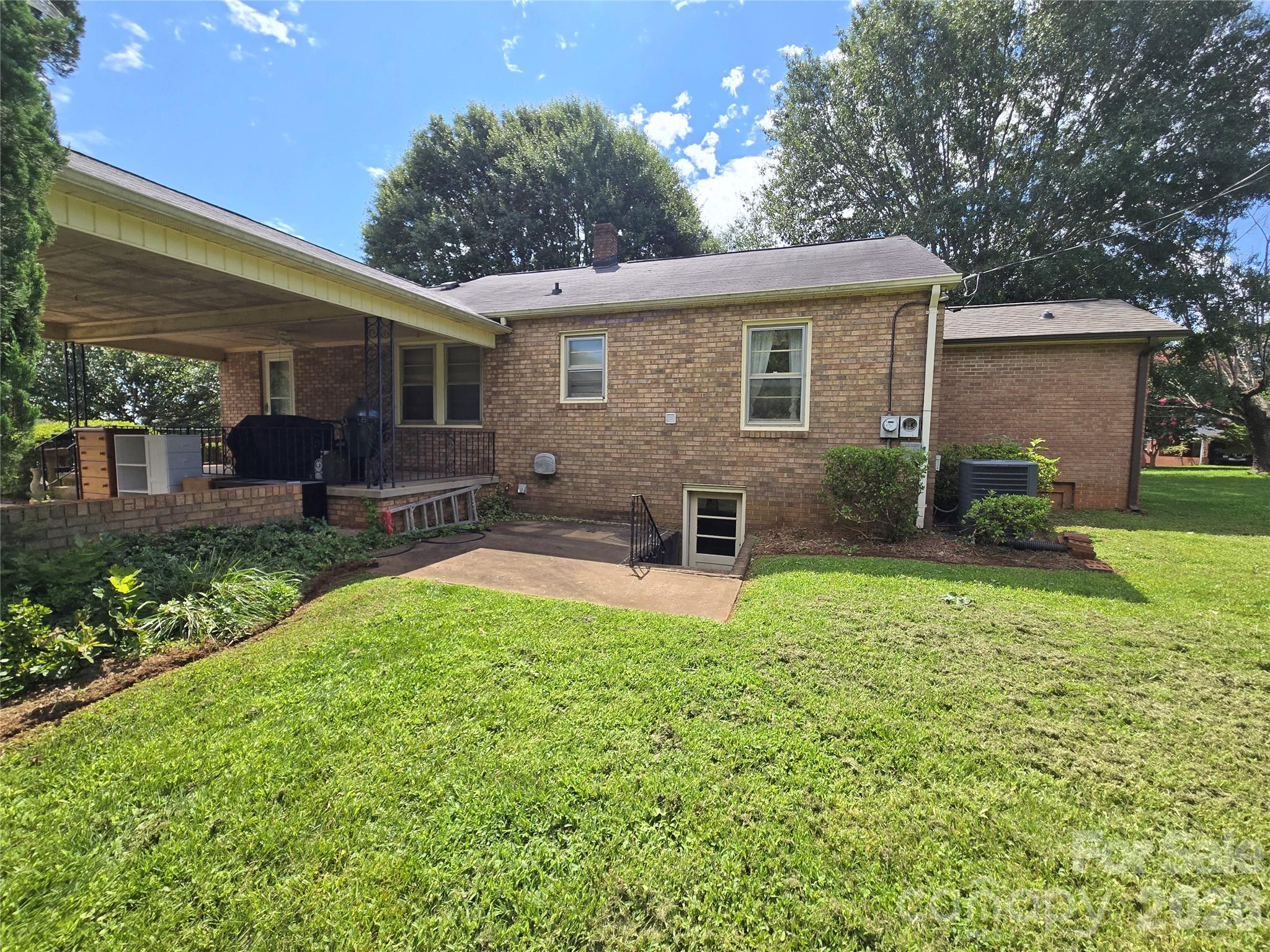 305 Oakland Avenue Avenue — Morganton