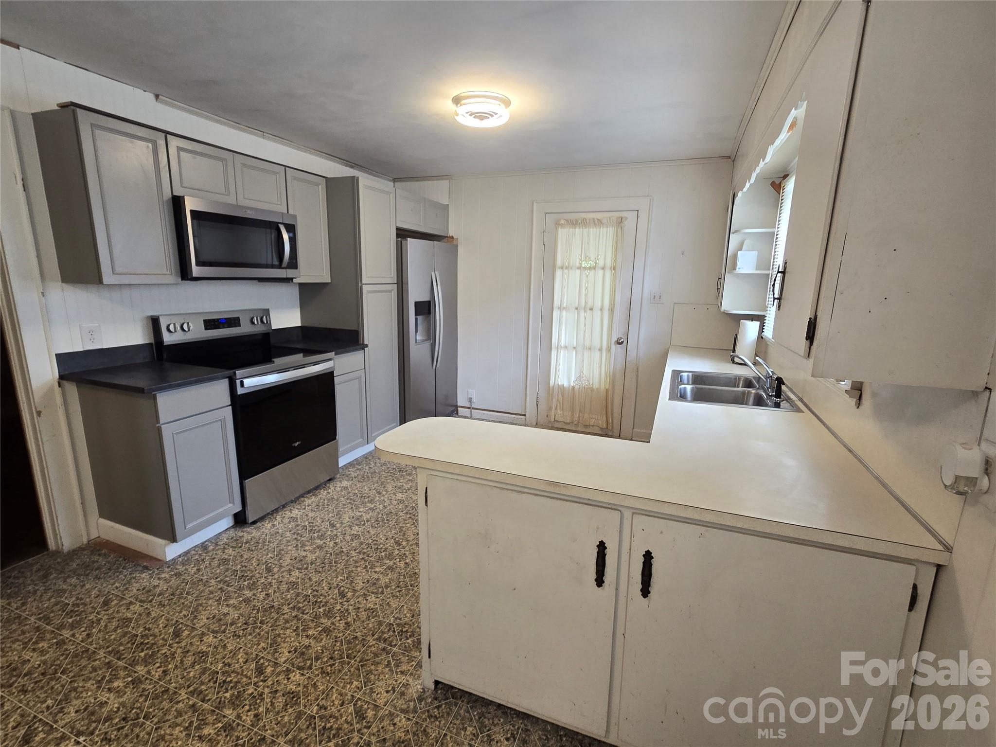 305 Oakland Avenue Avenue — Morganton