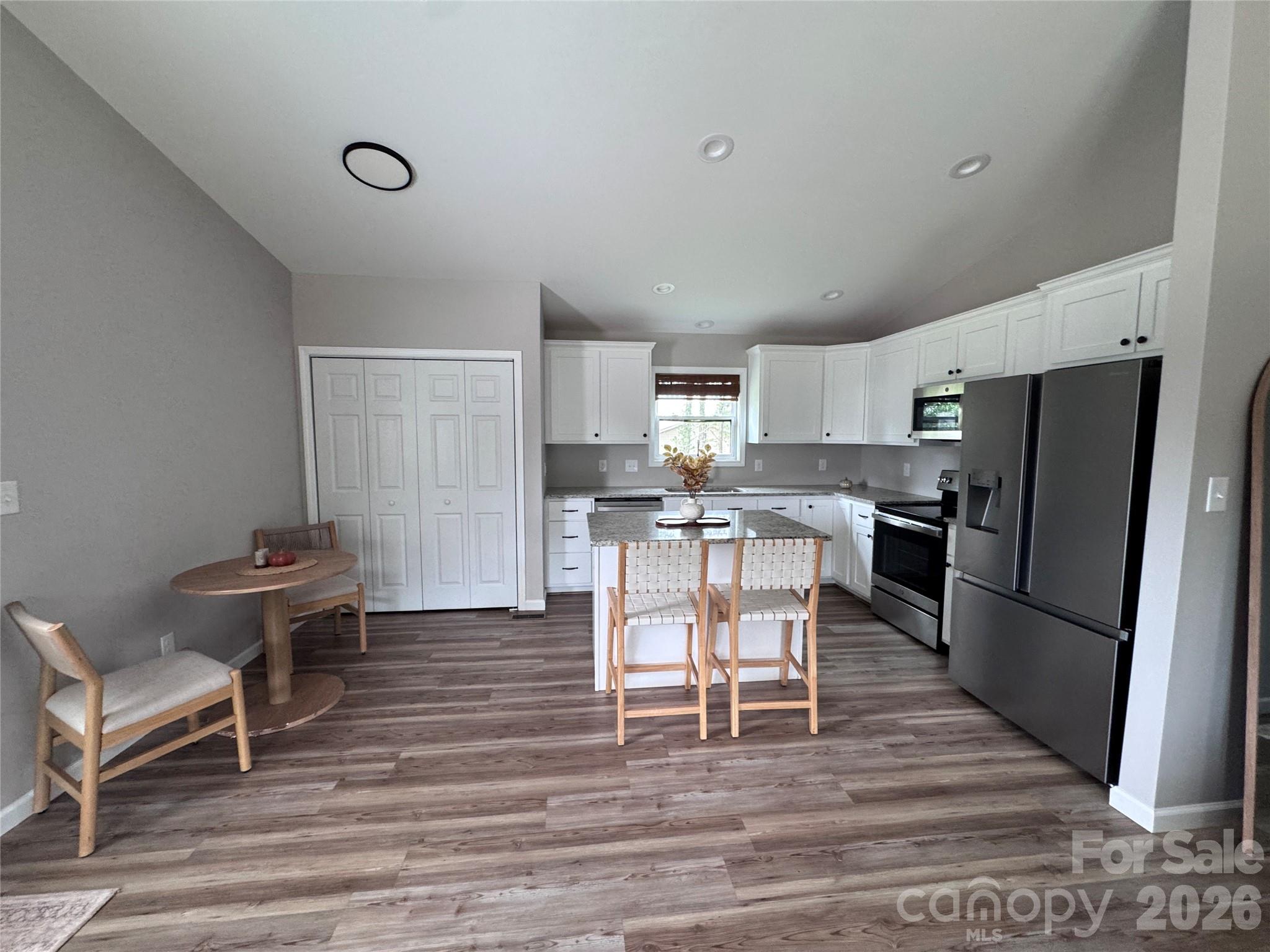 3535 High West Drive — Lenoir