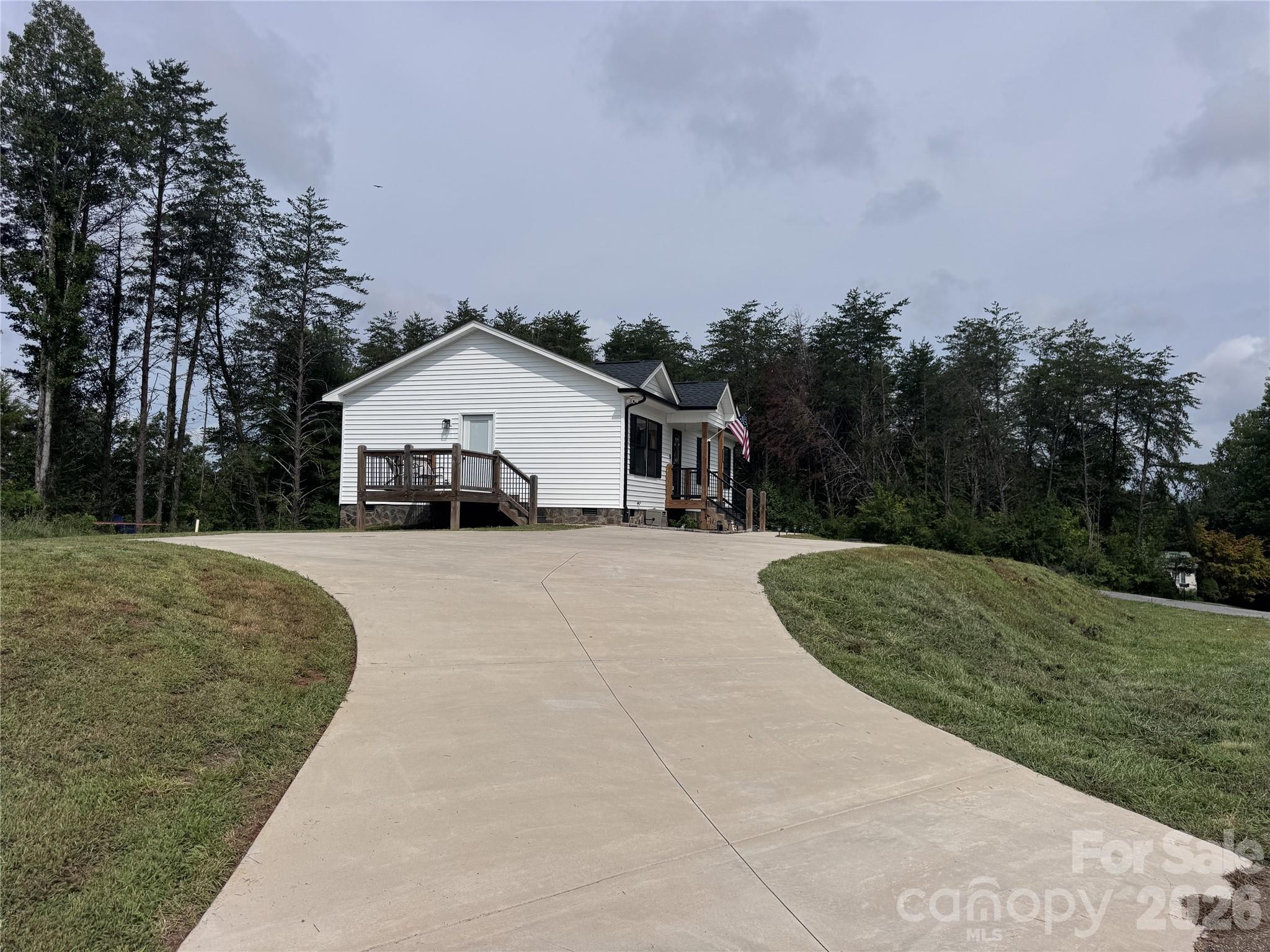3535 High West Drive — Lenoir