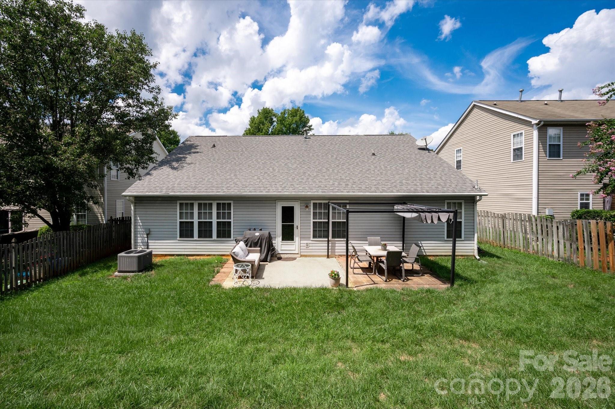 9407 Thatcher Hall Court — Charlotte