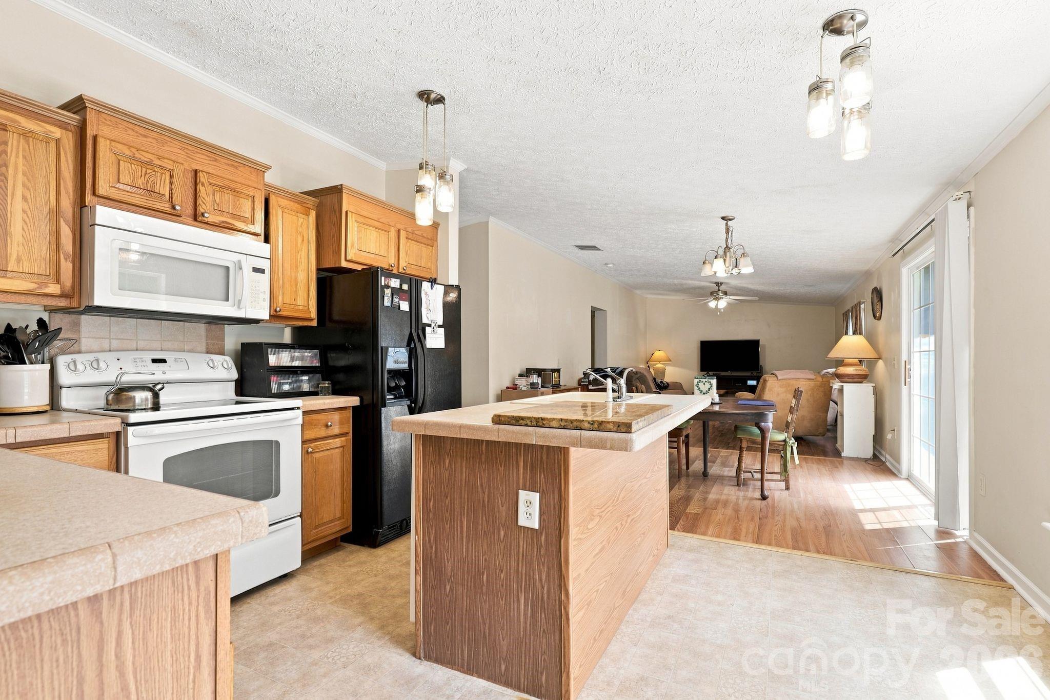 175 Riverfield Drive — Statesville