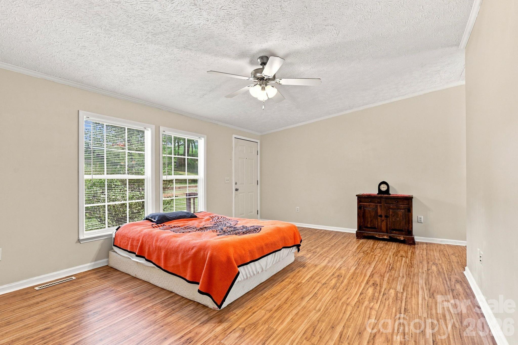 175 Riverfield Drive — Statesville