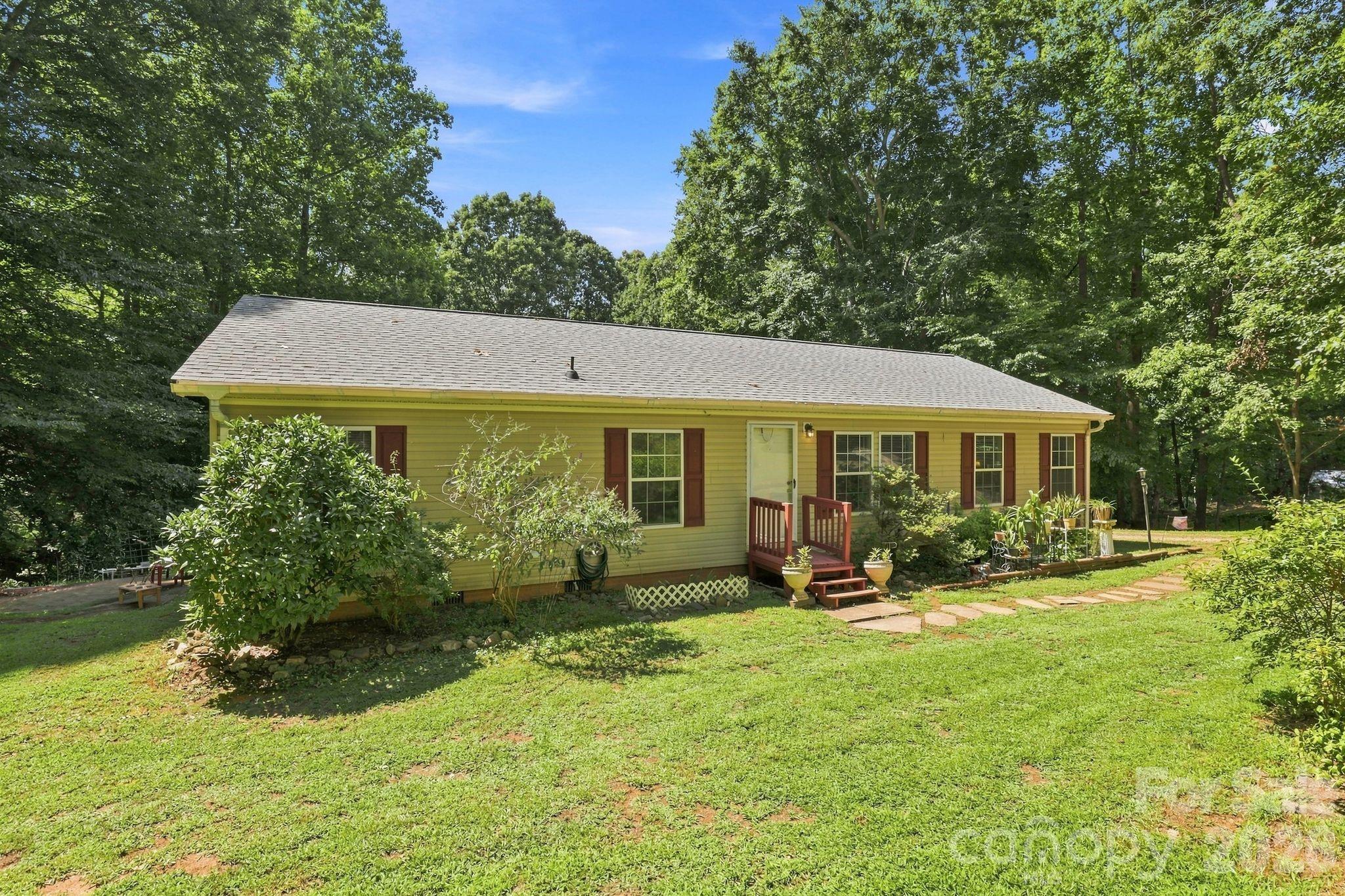 175 Riverfield Drive — Statesville