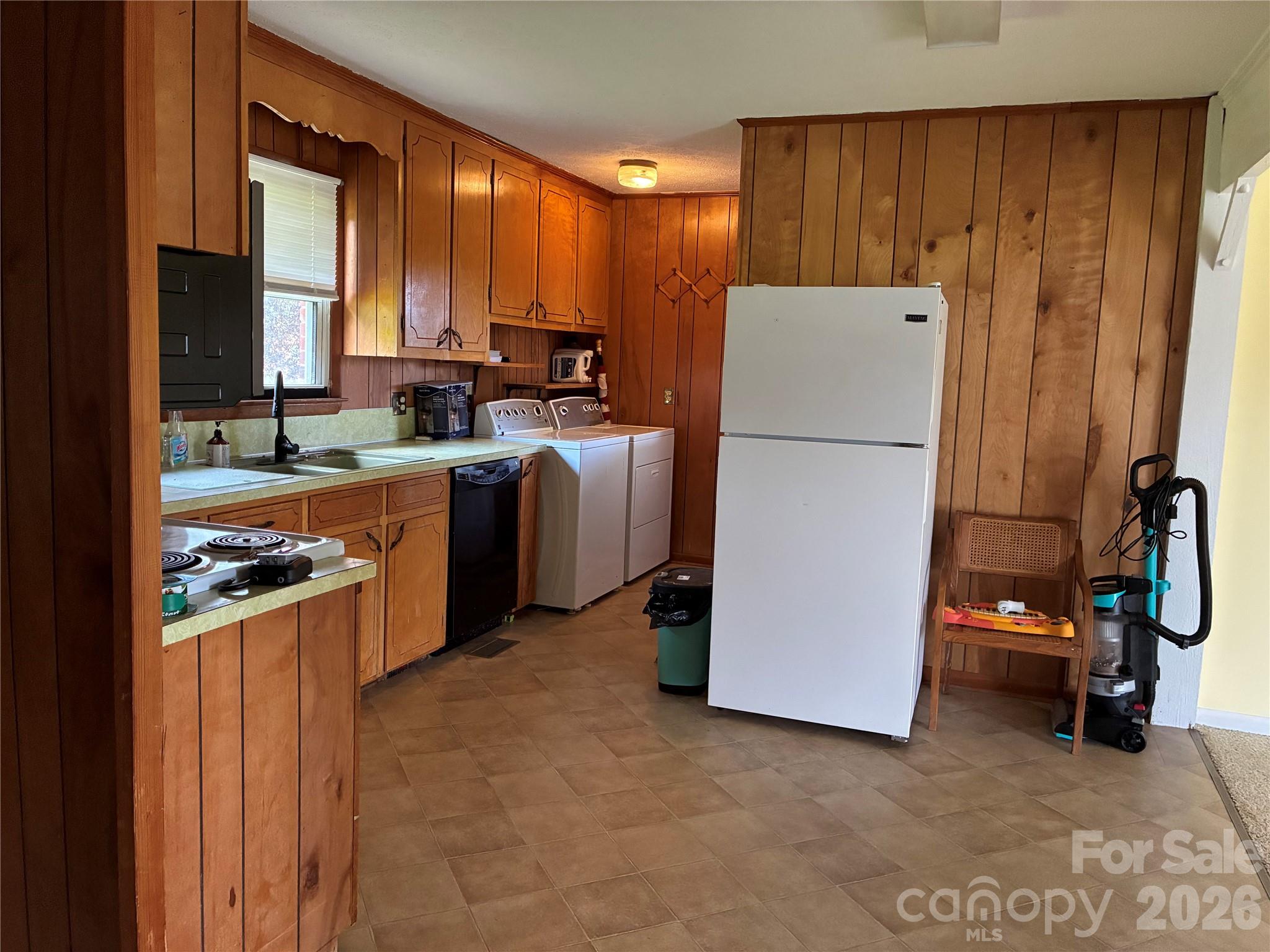 6102 Len Drive — Shelby