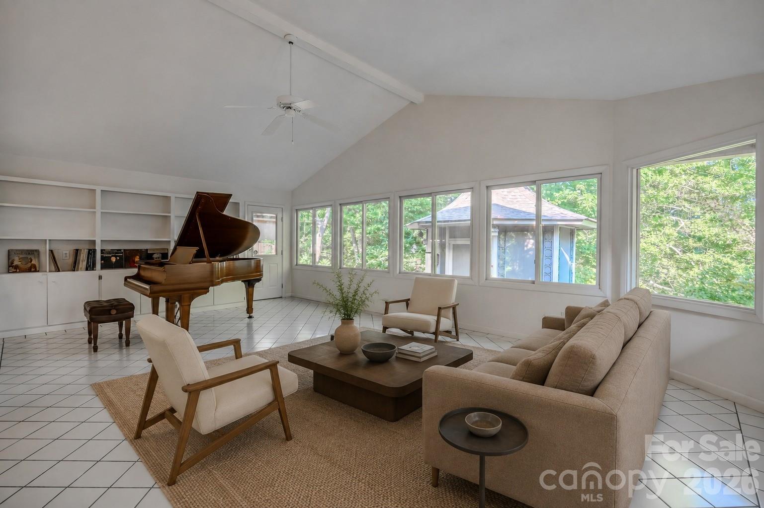1225 Hogback Mountain Road — Tryon
