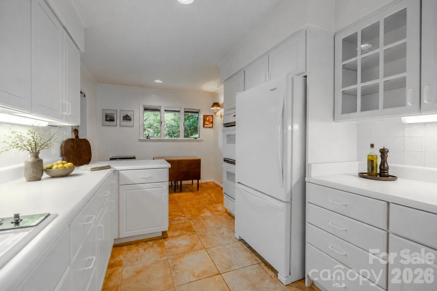 1225 Hogback Mountain Road — Tryon