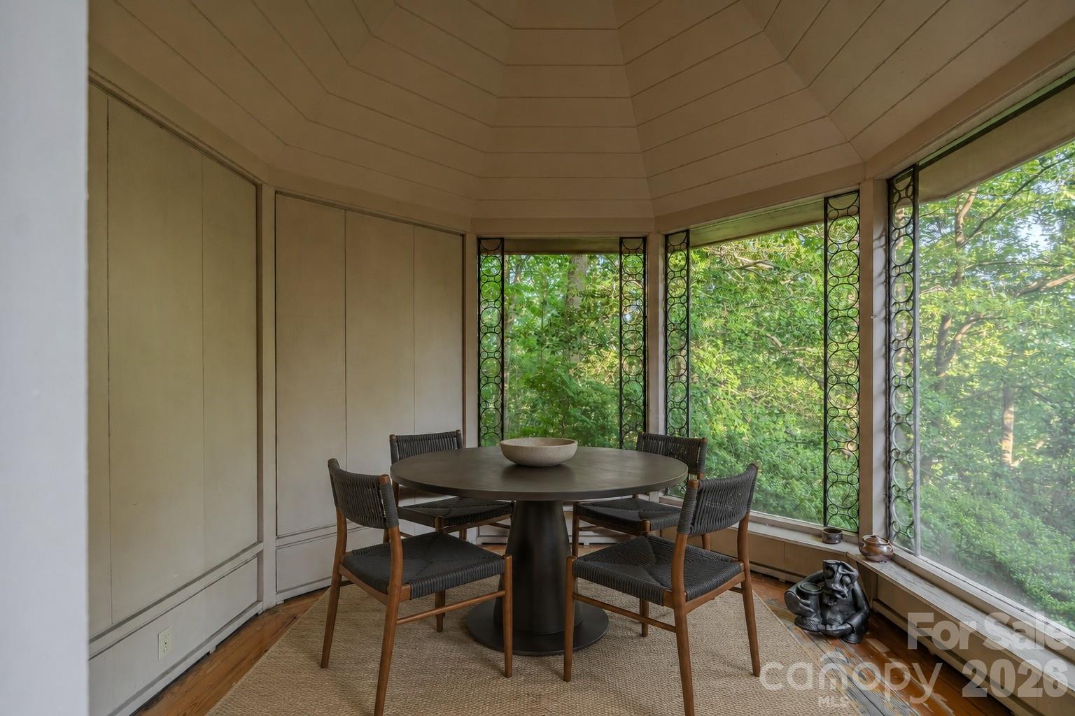 1225 Hogback Mountain Road — Tryon
