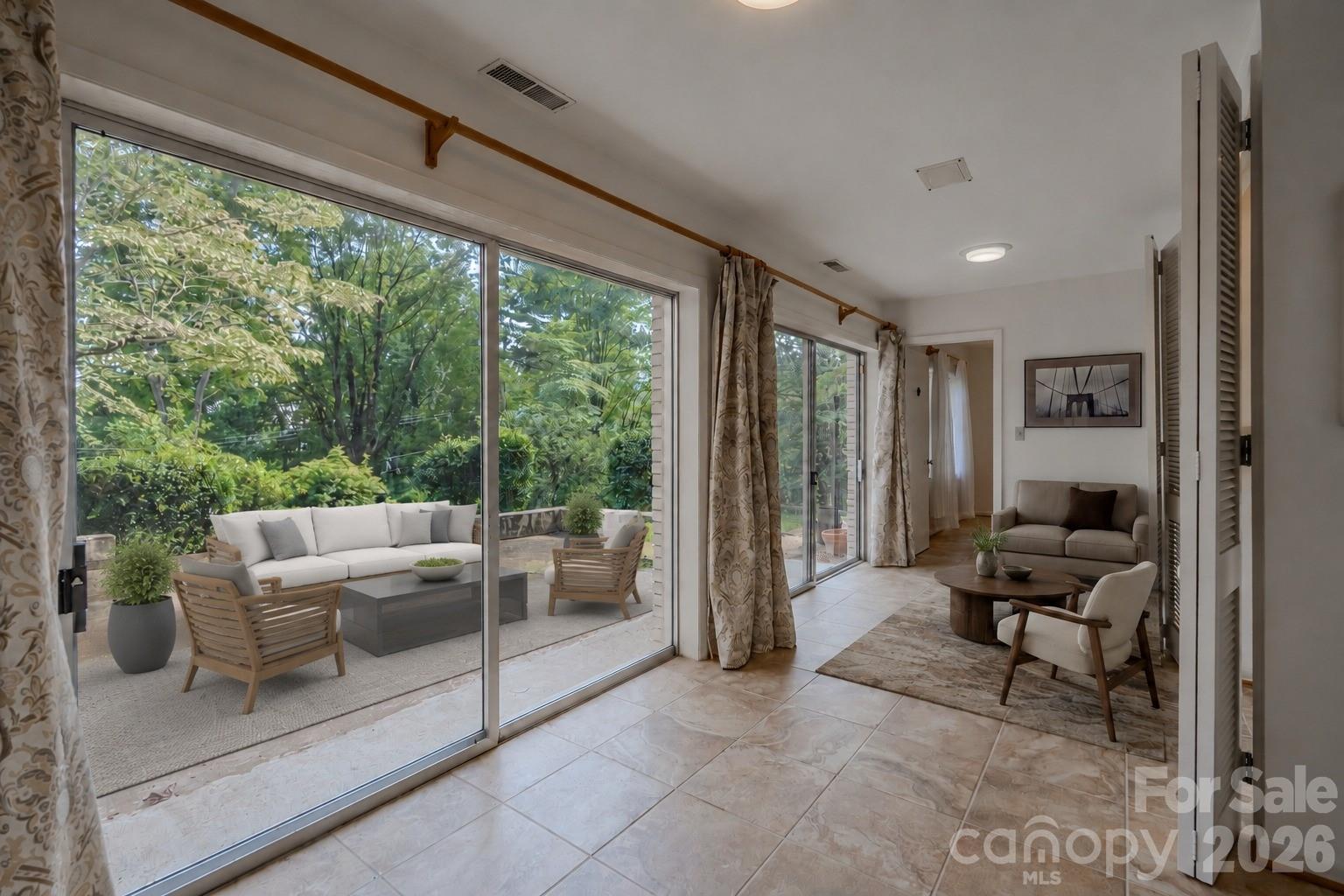 1225 Hogback Mountain Road — Tryon