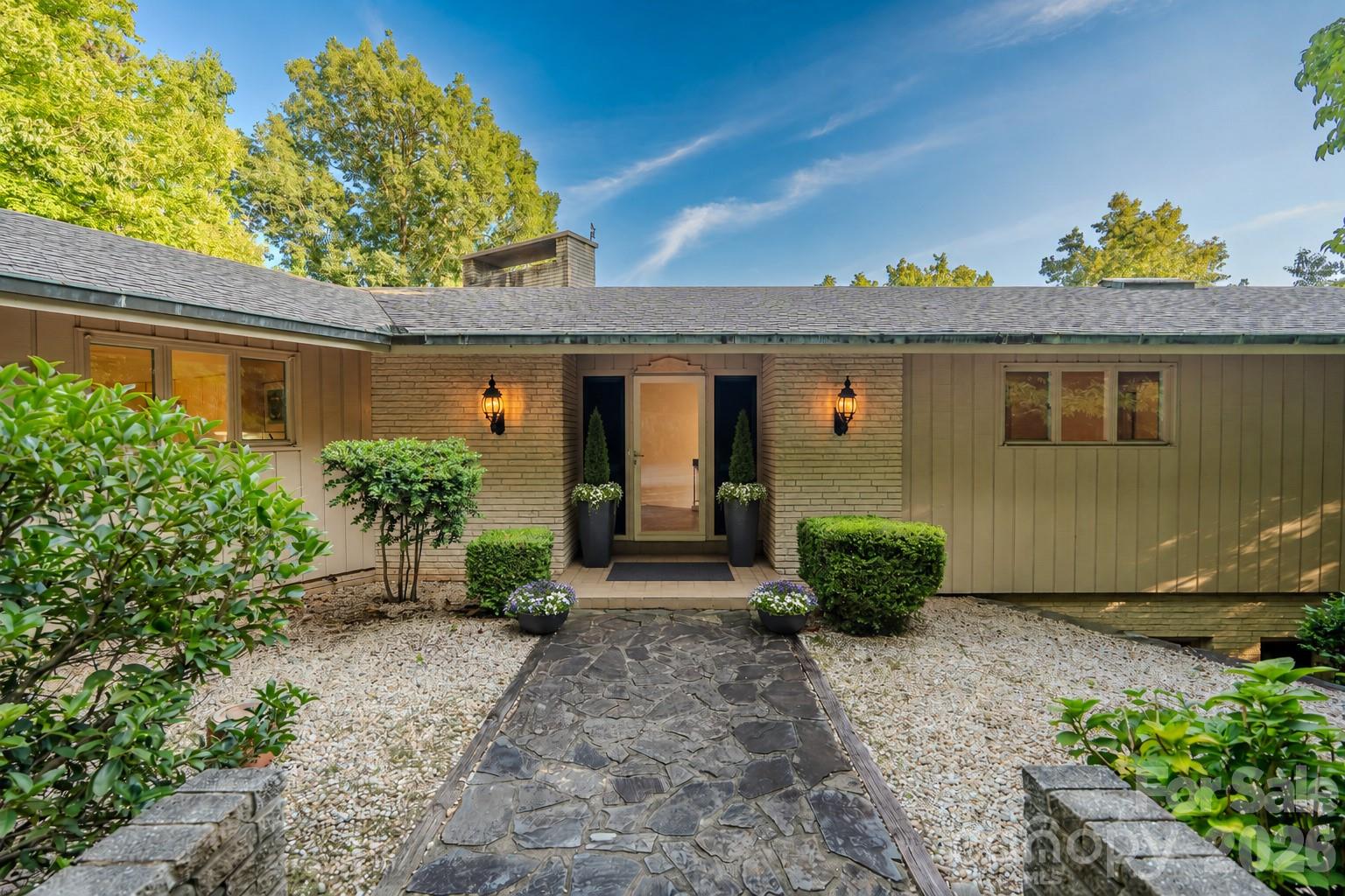 1225 Hogback Mountain Road — Tryon