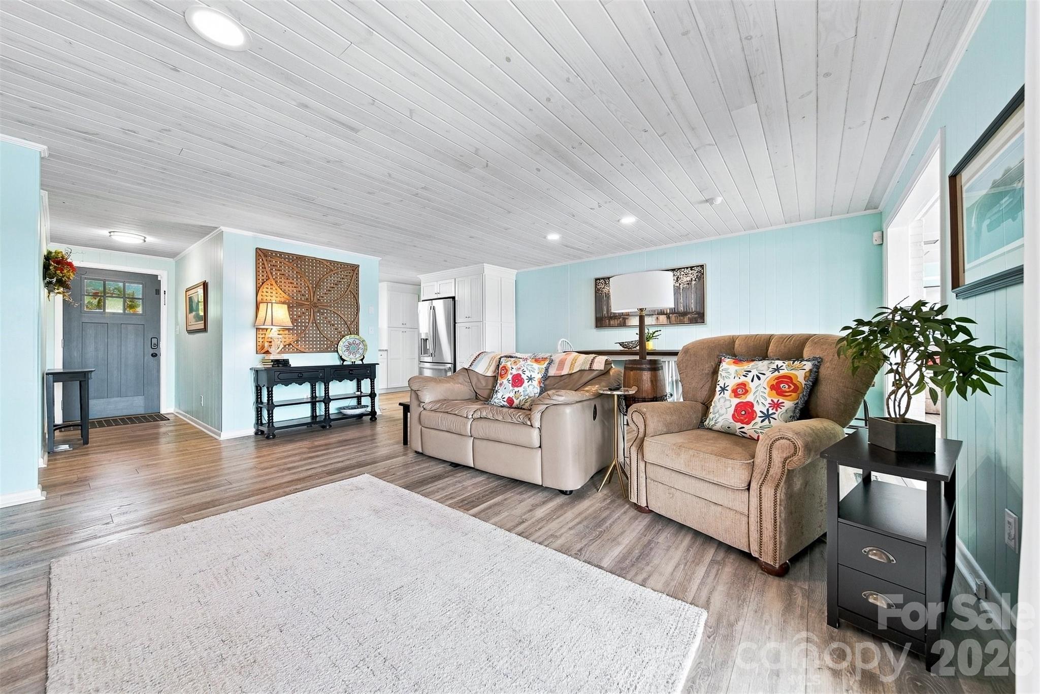 220 Lakeshore Lane — Taylorsville