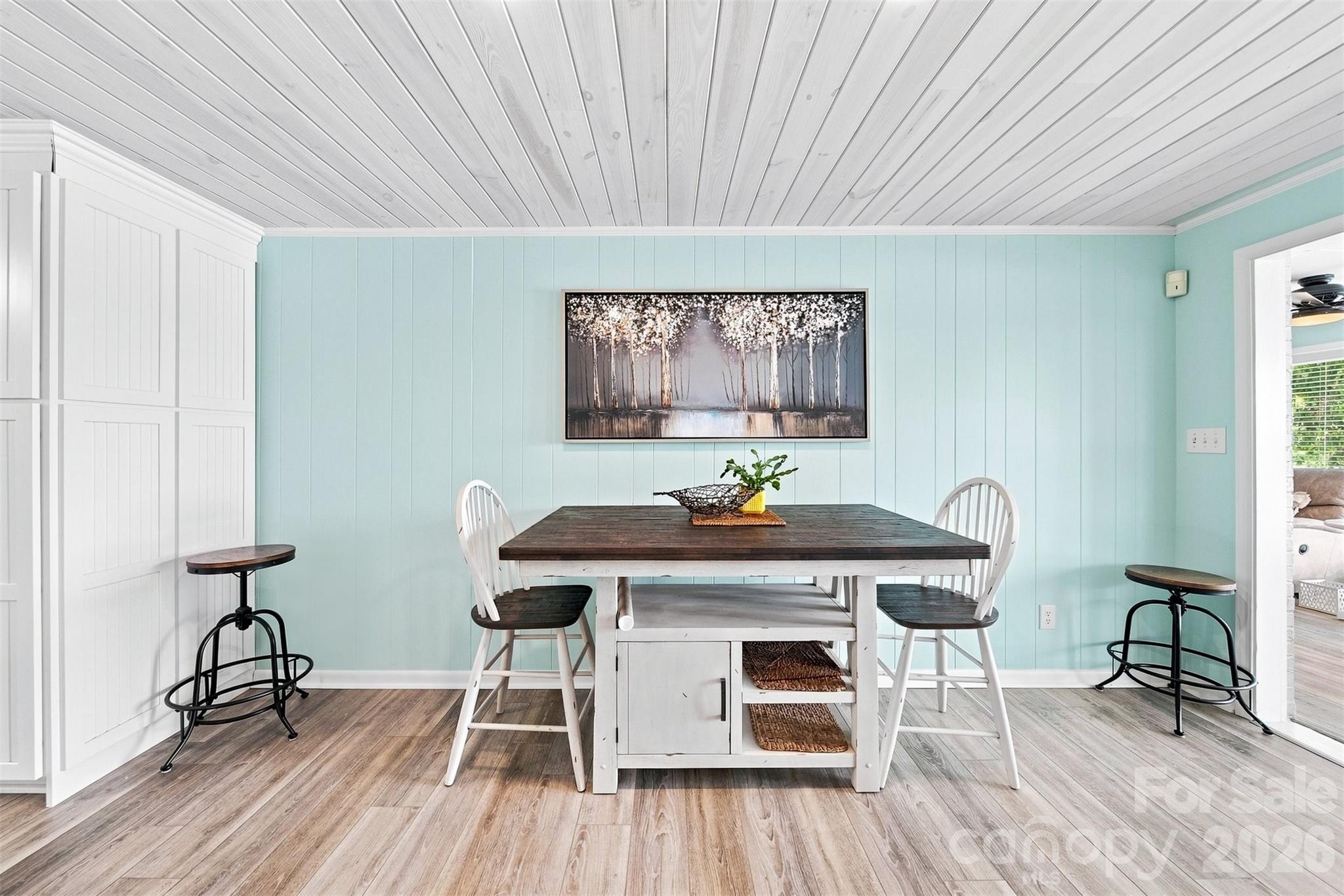 220 Lakeshore Lane — Taylorsville